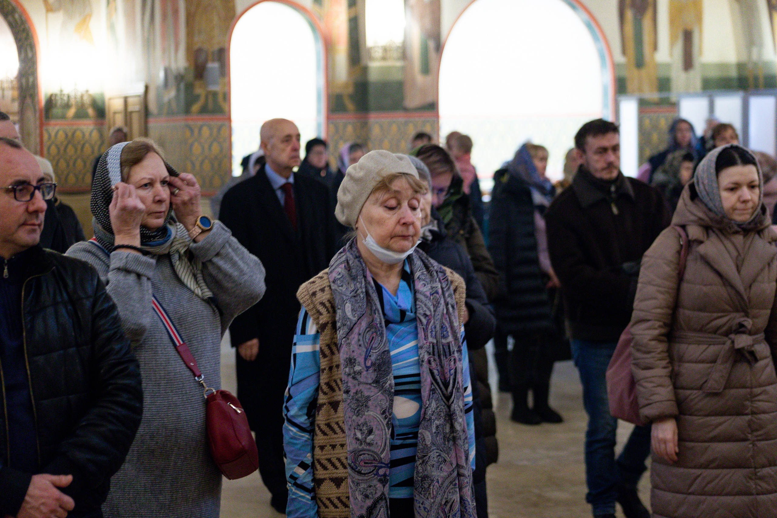Праздничное богослужение Святителю Николаю 19 декабря. Интерьерный фотограф в Москве Роман Потапов