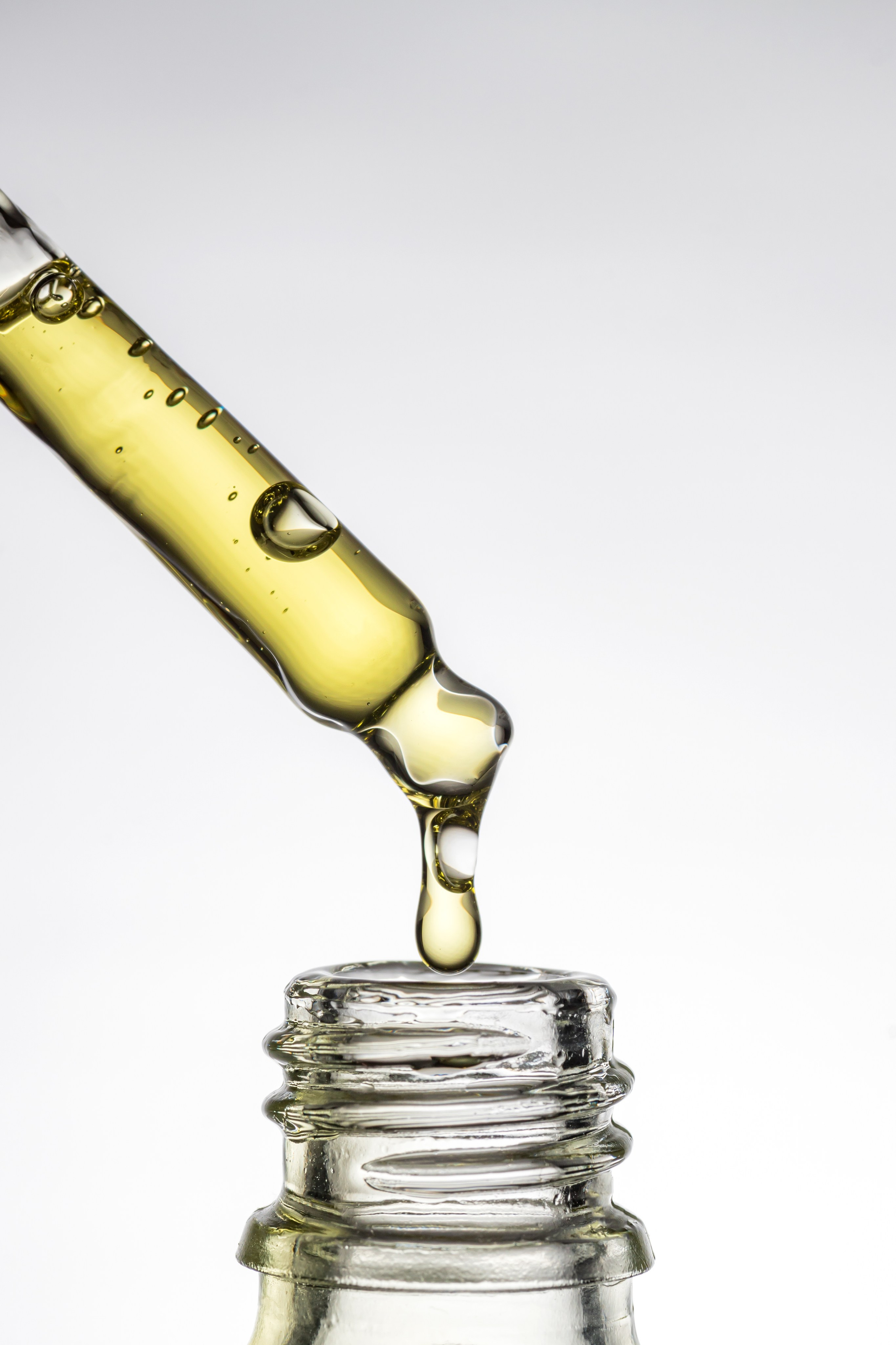 Сыворотки для лица. Предметная фотосъемка в г. Москва PREDMETKASTUDIO