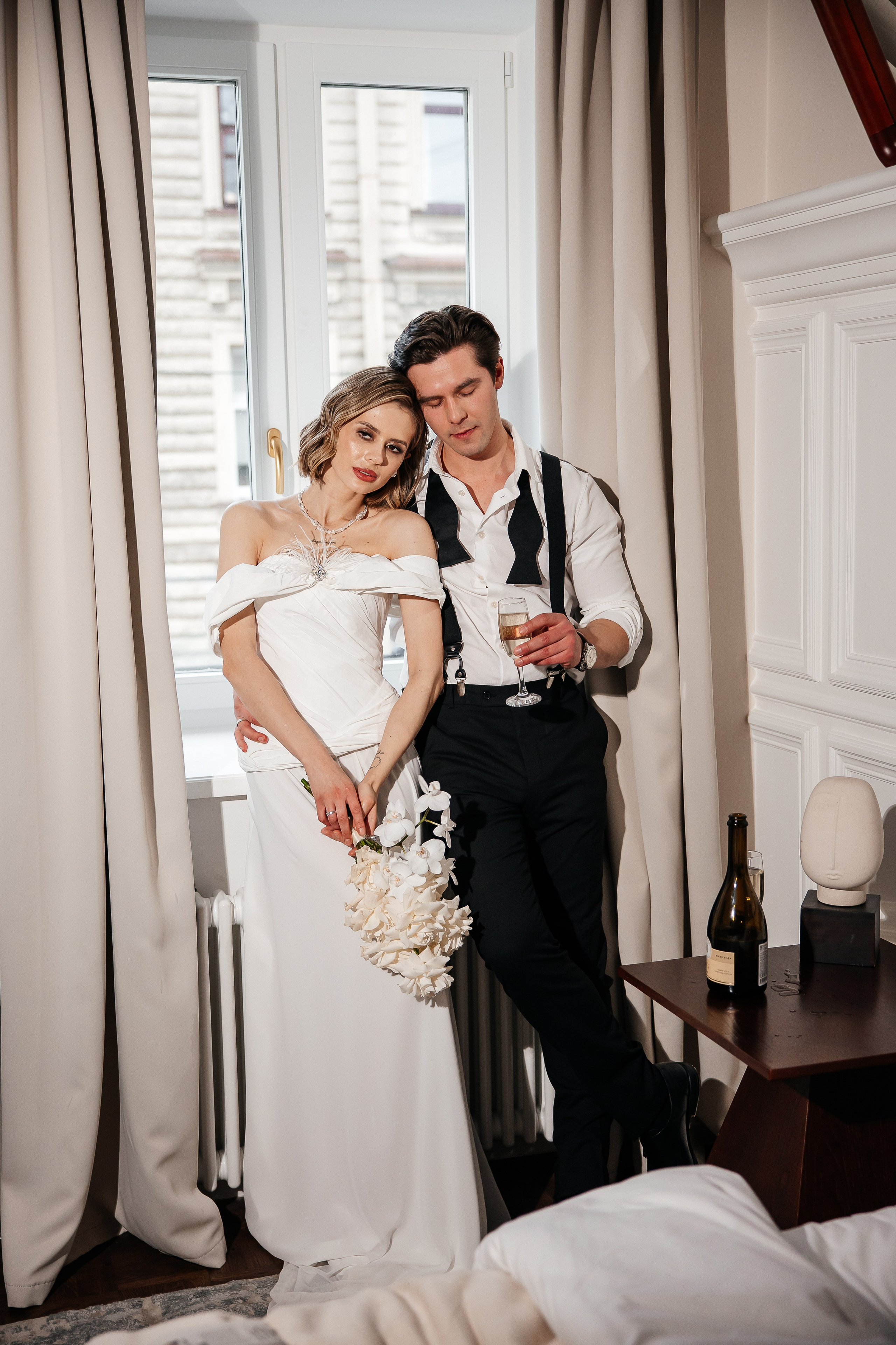 Утро жениха и невесты в отеле. Свадебный и семейный фотограф в Москве Красинская Мария