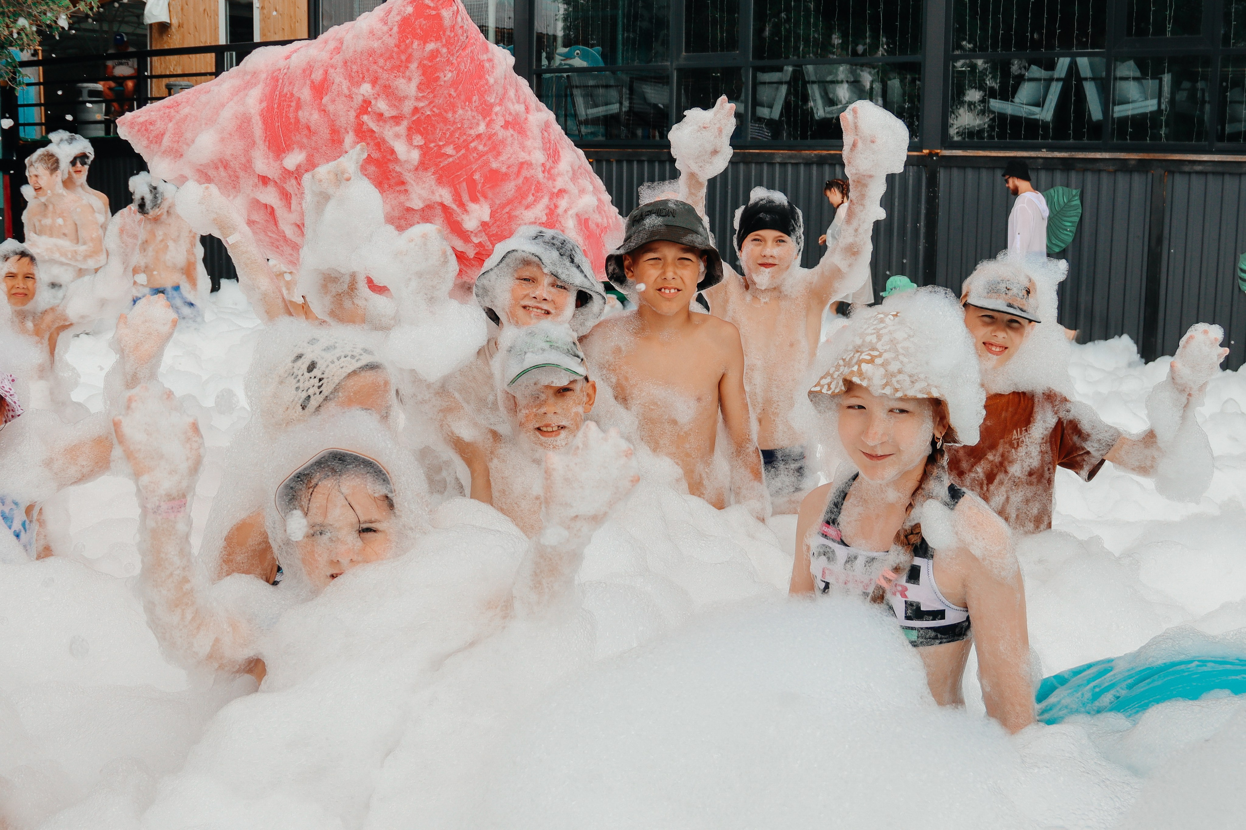 02.07.2026/11:00/Пенная дискотека/Малибу. Семейный и детский фотограф в Славгороде Анастасия Винс