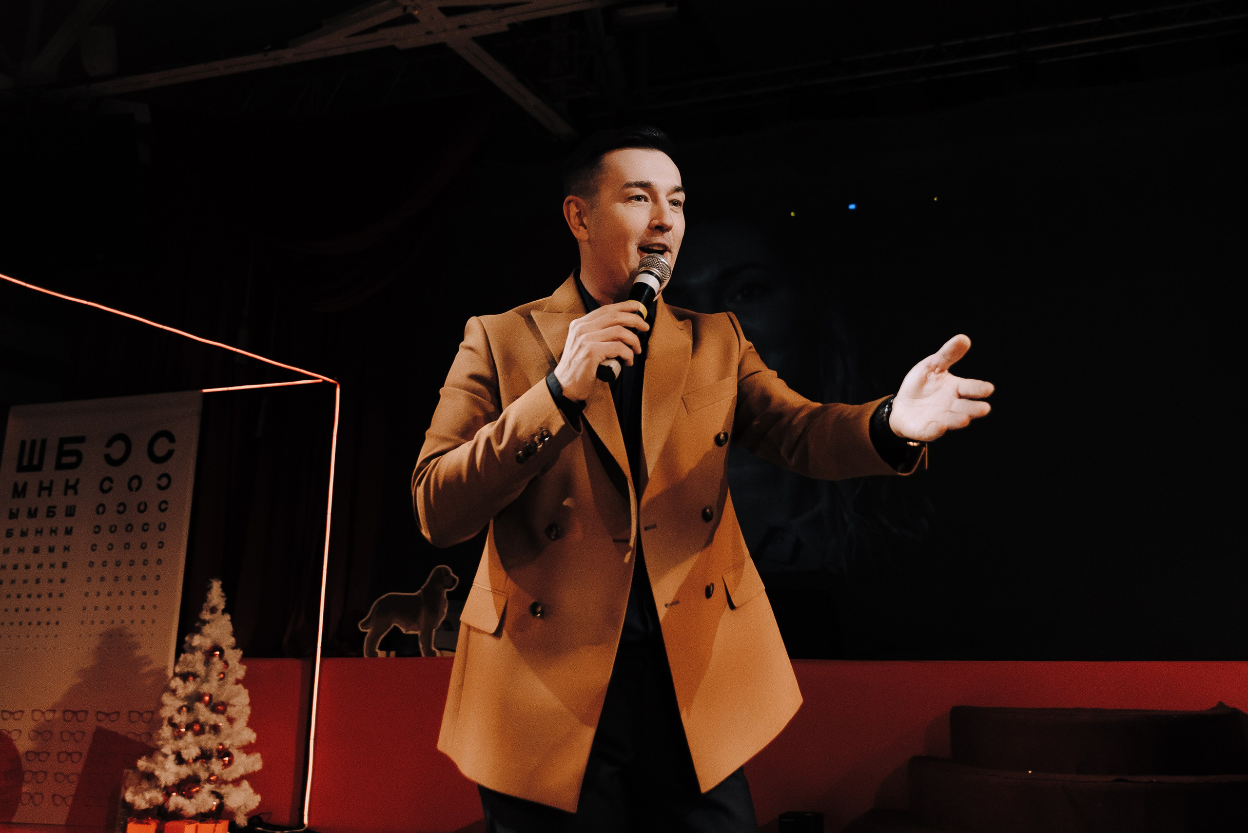 СПЕКТАКЛЬ «ВОЛШЕБНЫЕ ОЧКИ» ОПТИК-ЦЕНТР. Репортажный фотограф Зуев Роман г. Челябинск