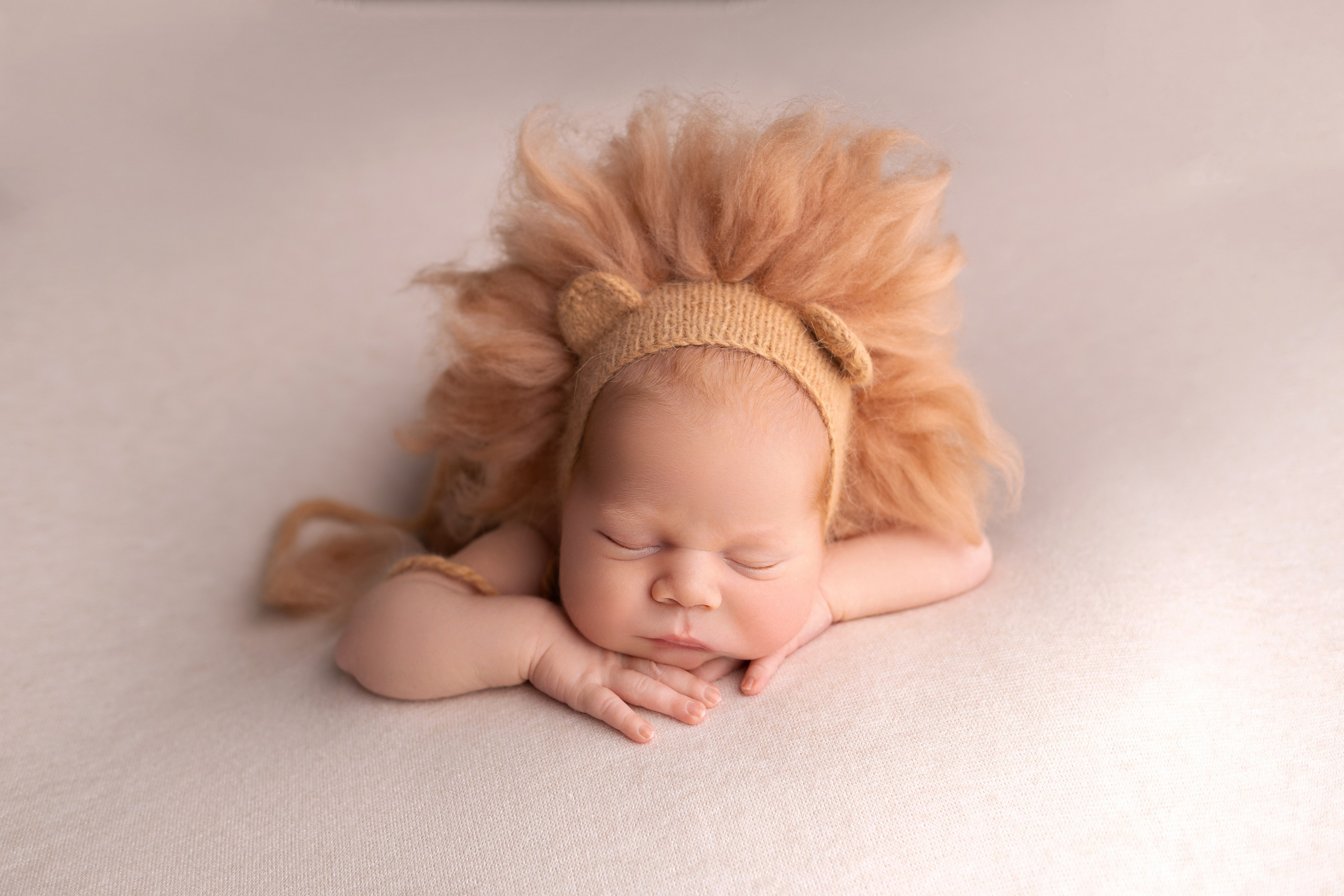 Классическая фотосессия малыша. Фотограф новорожденных малышей в Омске и Омской области Эльвира Камаева