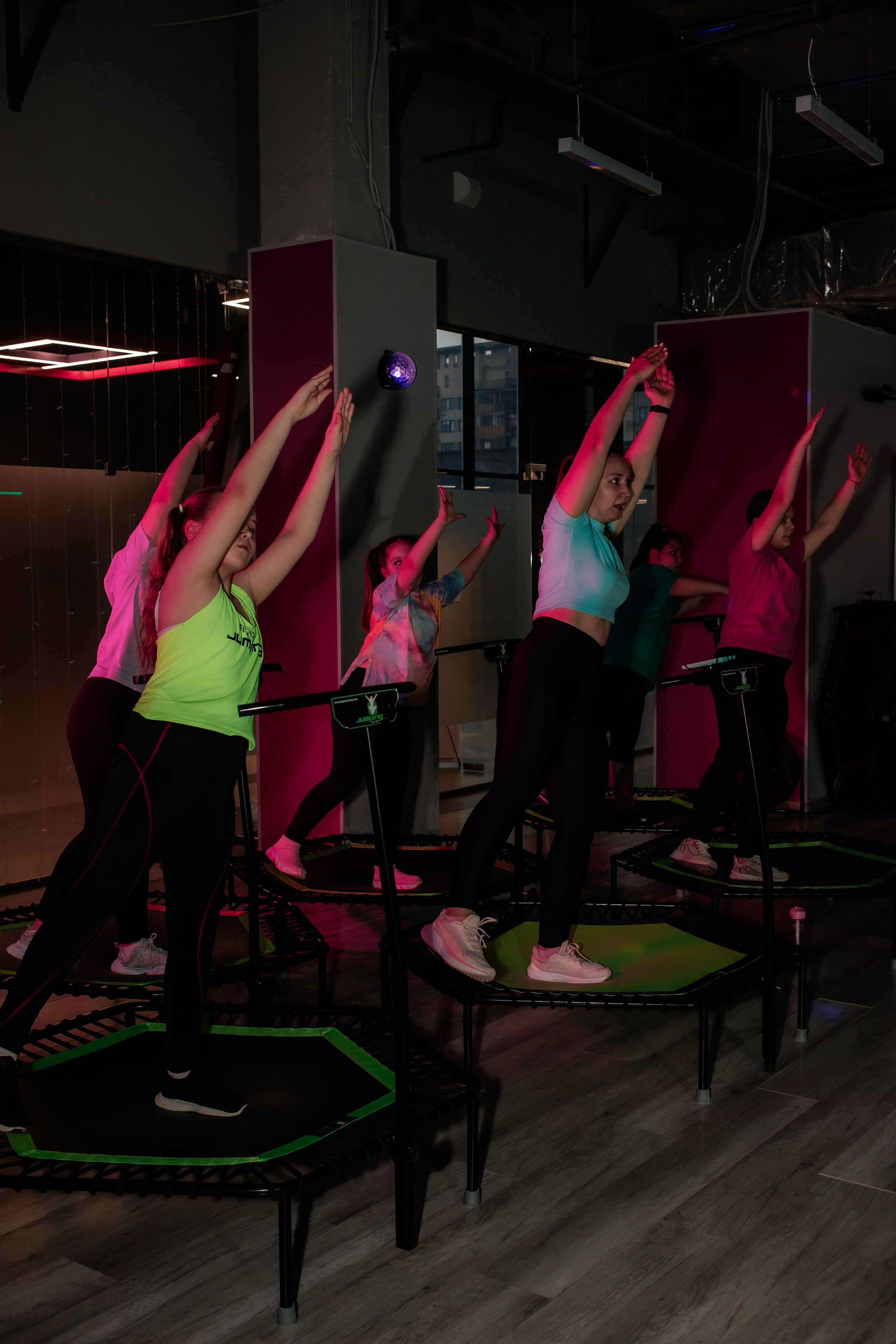 Съемки тренировок для сети студий Jumping Fitness. Ирина Тихонова — фотограф для детей и коллективов в Москве