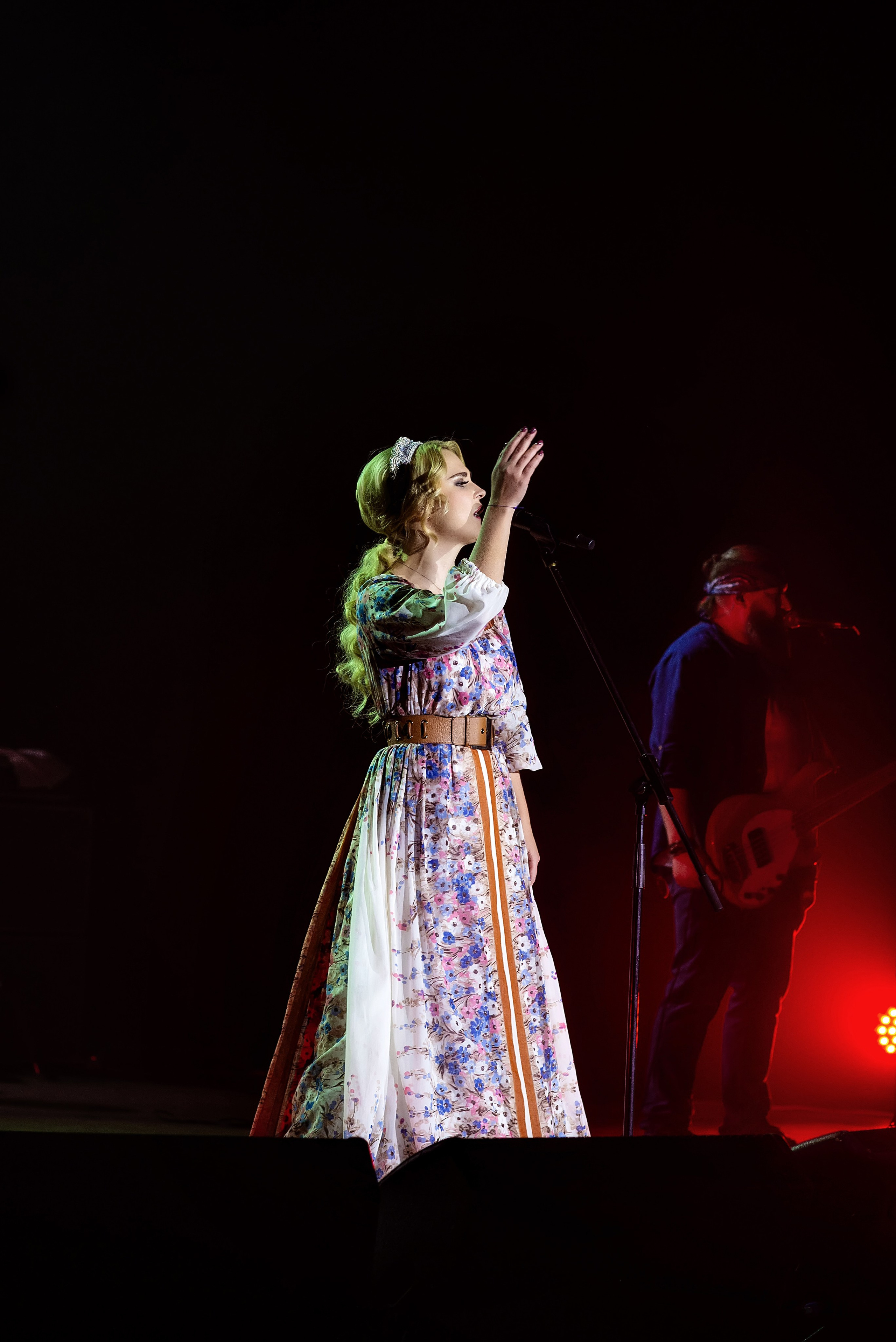 Концерт Пелагеи. Школьный, фэшн фотограф в Тюмени и в России Ирина Королева