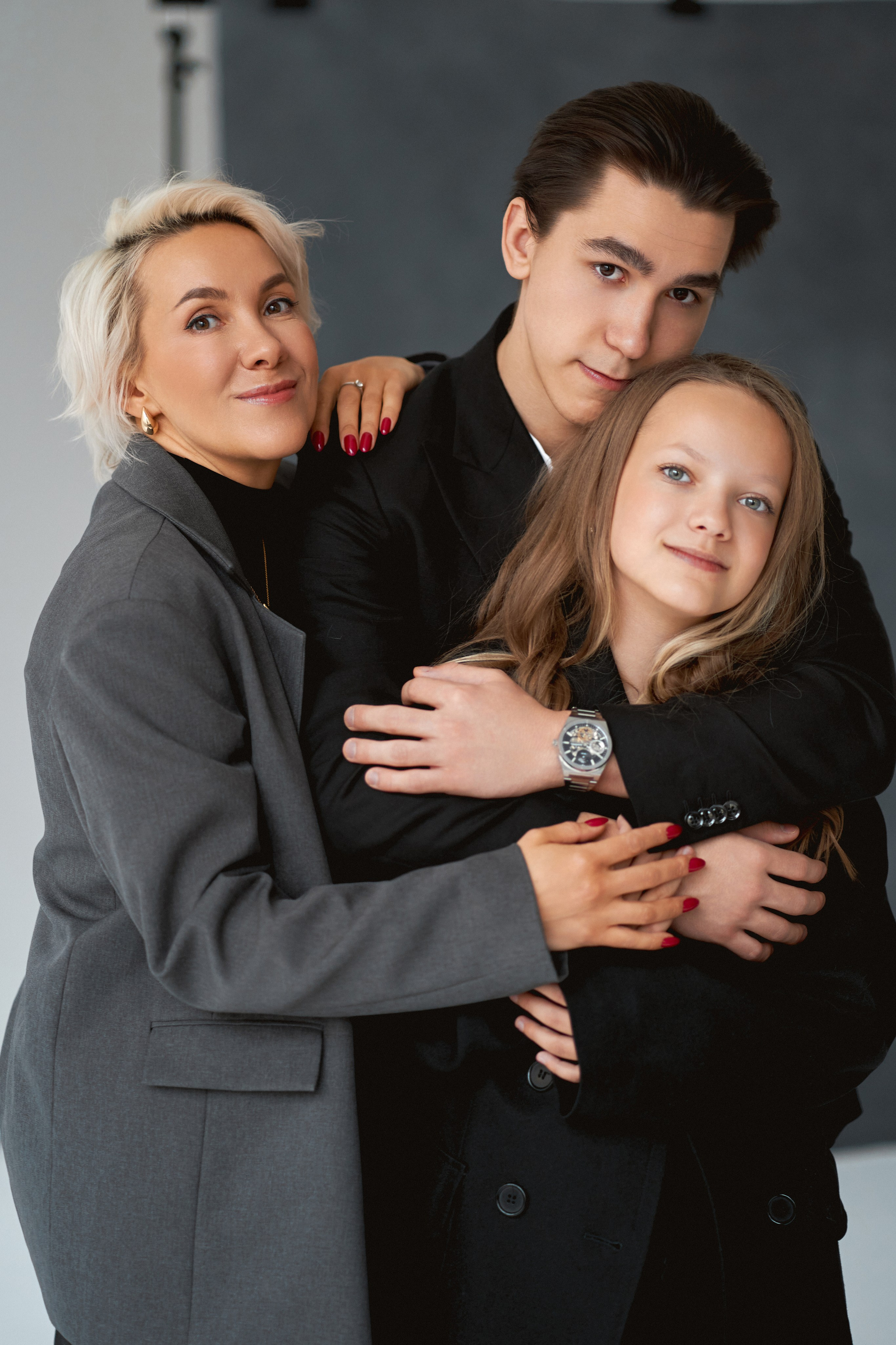 Выпускные альбомы Екатеринбург. Выпускные альбомы с оживающими фото Екатеринбург