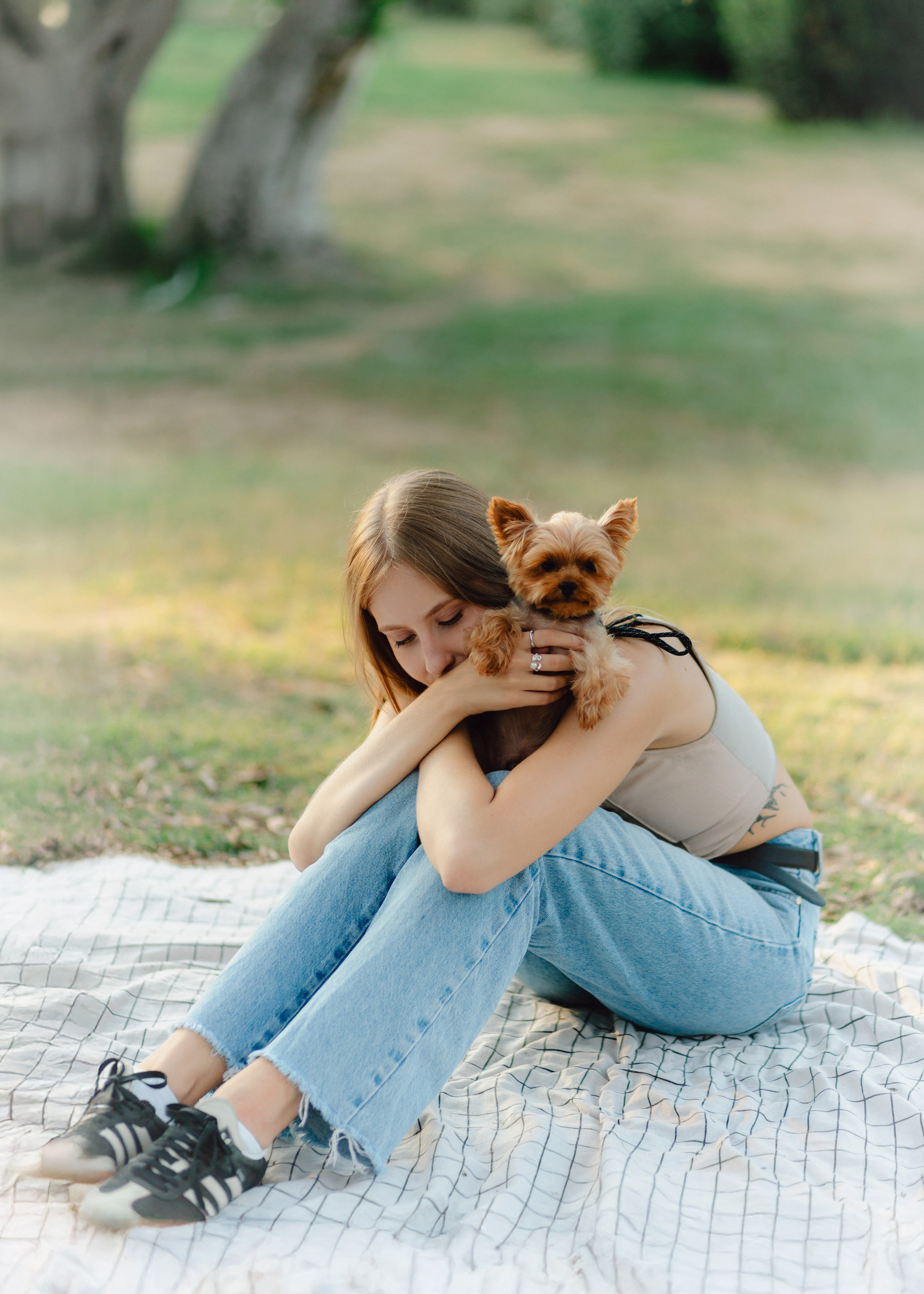 Julia & Her Playful Stitch. Barbara Isaeva