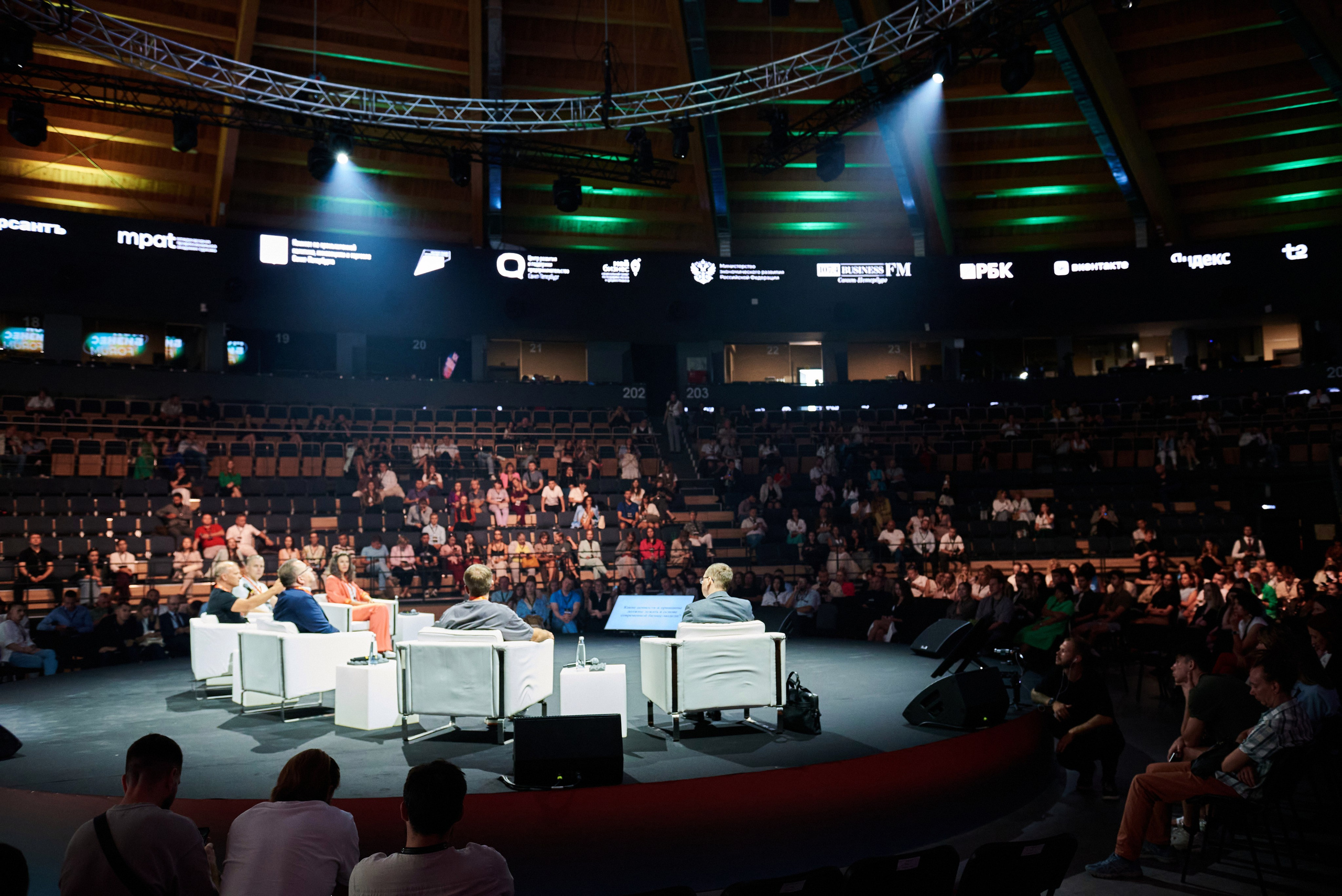 Мой бизнес FORUM. Иван Ступа, репортажный фотограф в Санкт-Петербурге и Ленинградской области