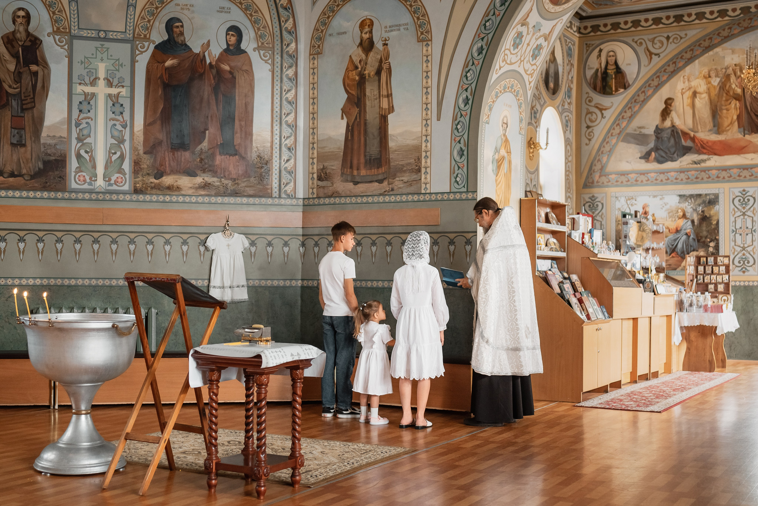 Крещение в храме Иоанна Богослова. Церковный фотограф на Таинство Крещения и Венчания в Оренбурге и Оренбургской области Екатерина Белкина