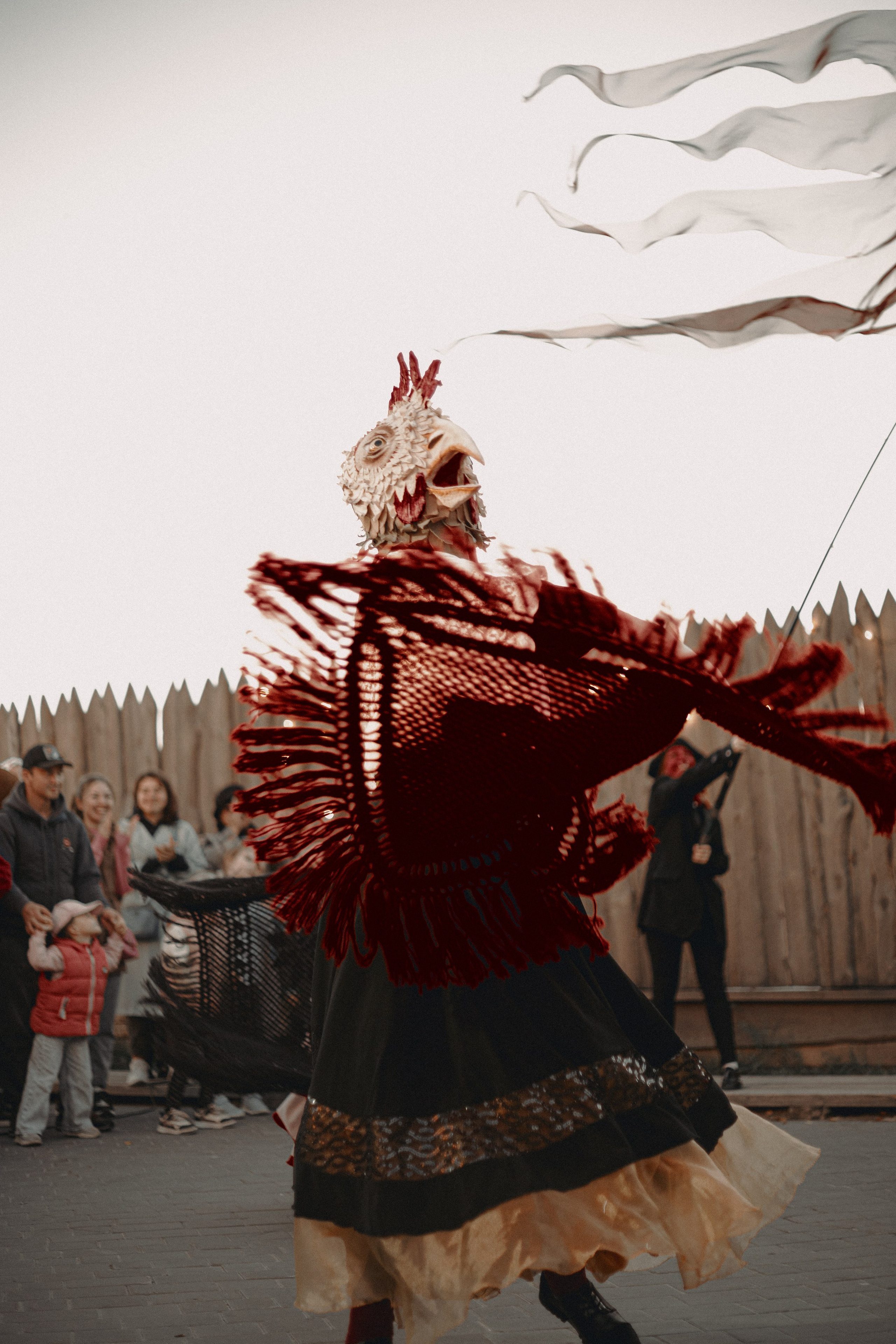 Спектакль «Куриное кабаре» от Свободного молодежного театра | Тобольск. Арт-фотограф Крис Л. в Тобольске: портрет, семейные, свадьбы