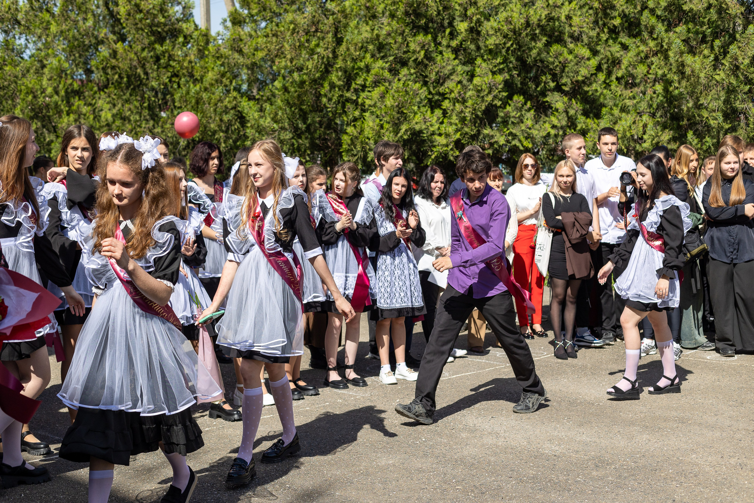Последний звонок. Выпускные альбомы Майкоп, Краснодар Елена Золотарева
