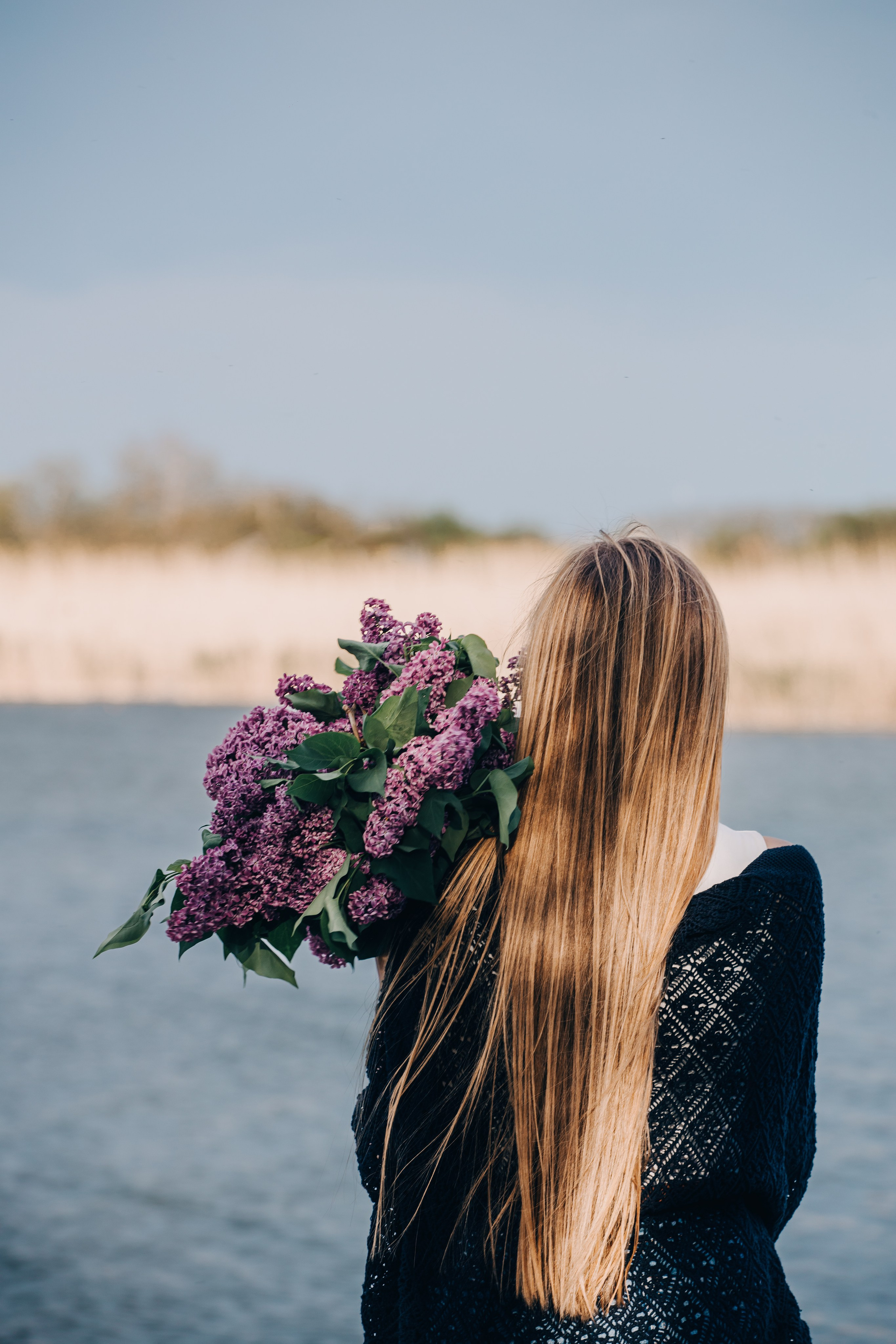 Женская фотосессия на природе с сиренью. Свадебный и семейный фотограф в Краснодарском крае Мария Данилкина