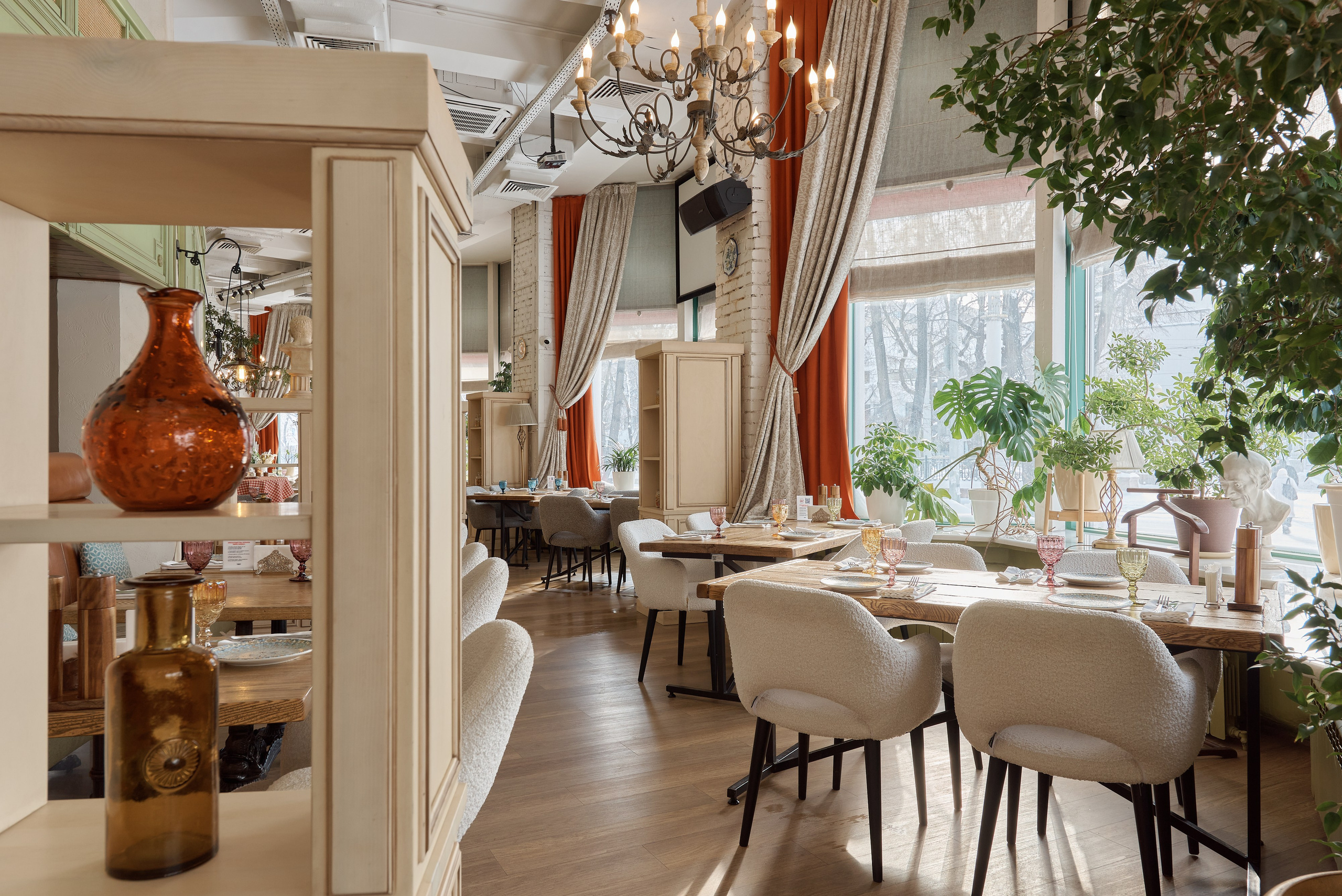 Si! (Екатеринбург). Абросимов Лев интерьерный и архитектурный фотограф