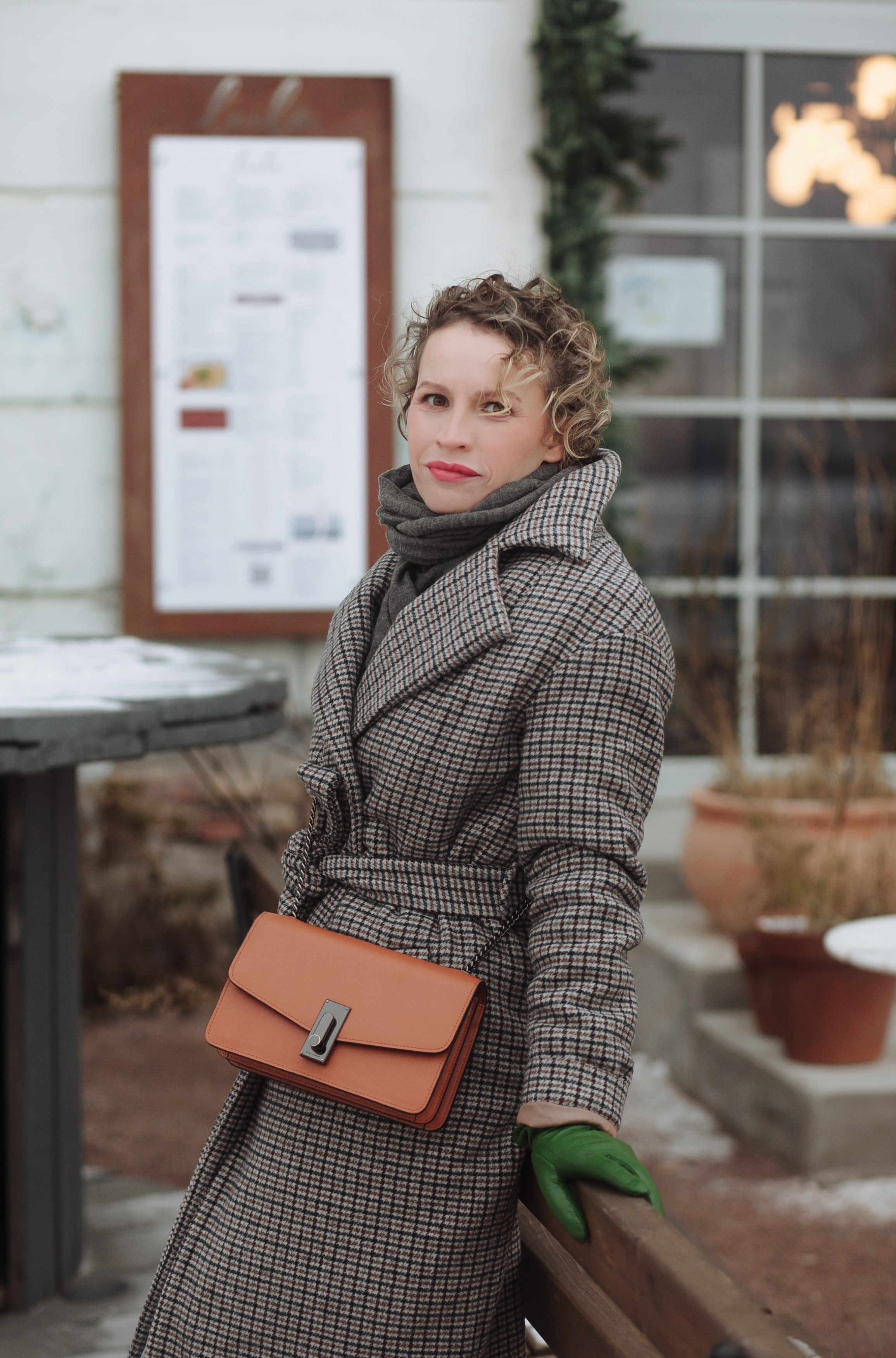 Лена, ноябрьский ветер и залив. Семейный фотограф, свадебный фотограф, женский портрет в Санкт-Петербу