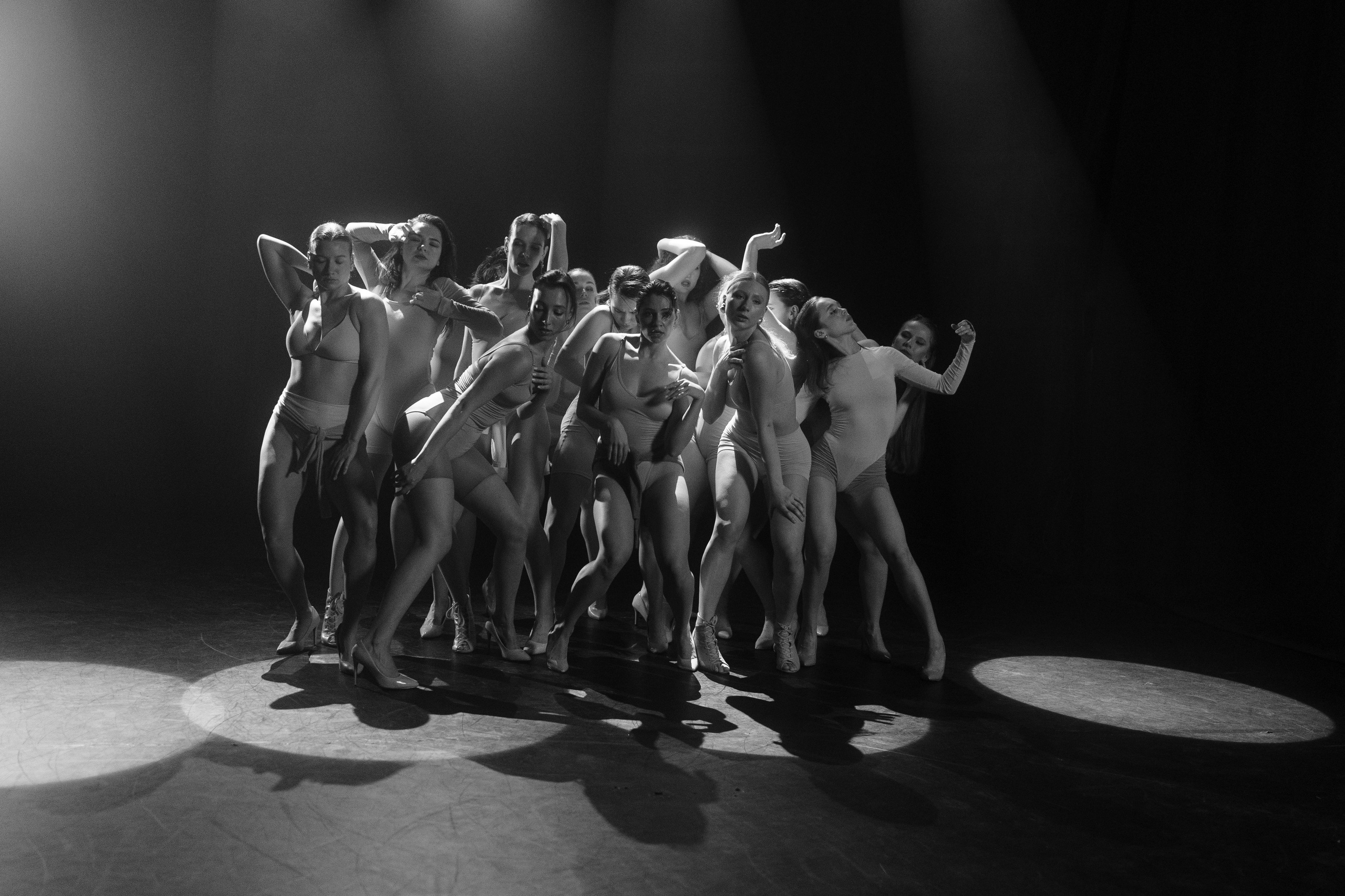 Reportage photoshoot with dancers in a cinema pavilion  by Anton Avanzato