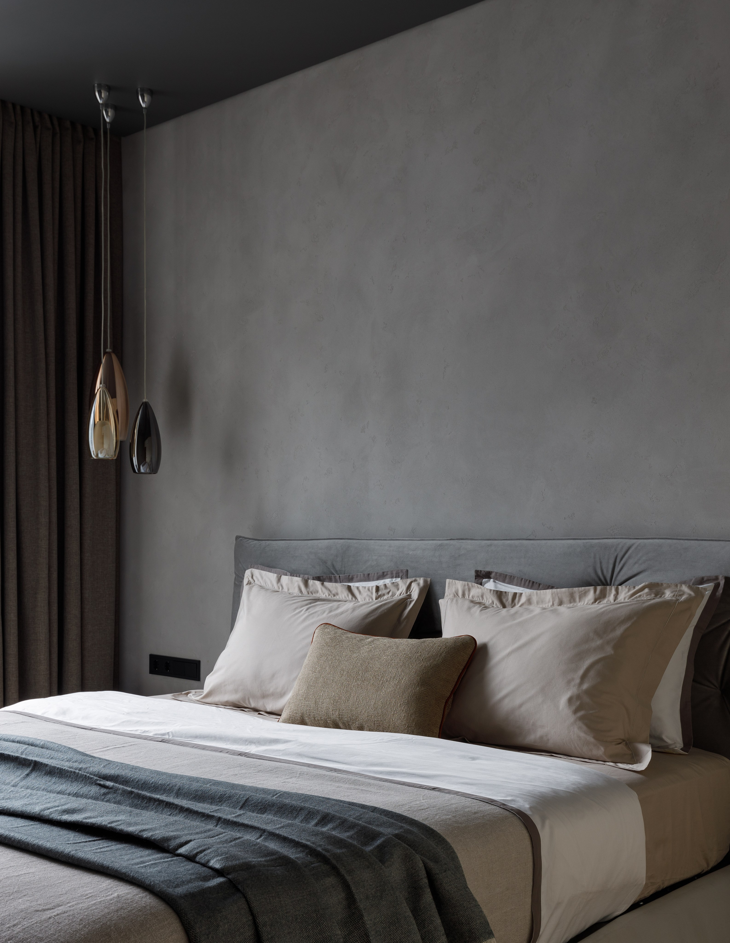 спальня в темных тонах 