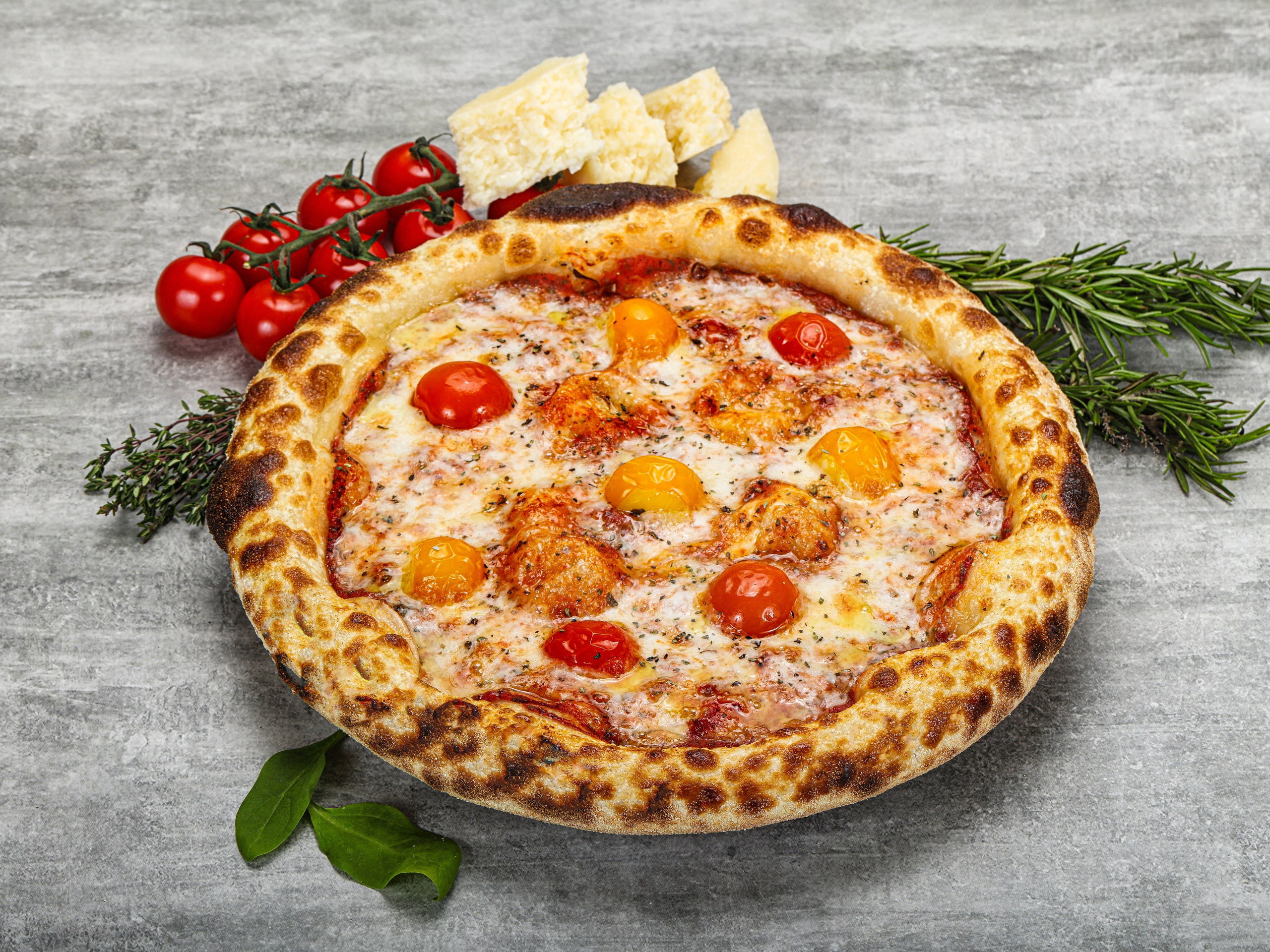 Фотосъемка пиццы. Заказ по тел.: +7 (906) 006-90-22. Фуд-фотограф Андрей Старостин — съемка еды в Москве. 9000 руб. в час