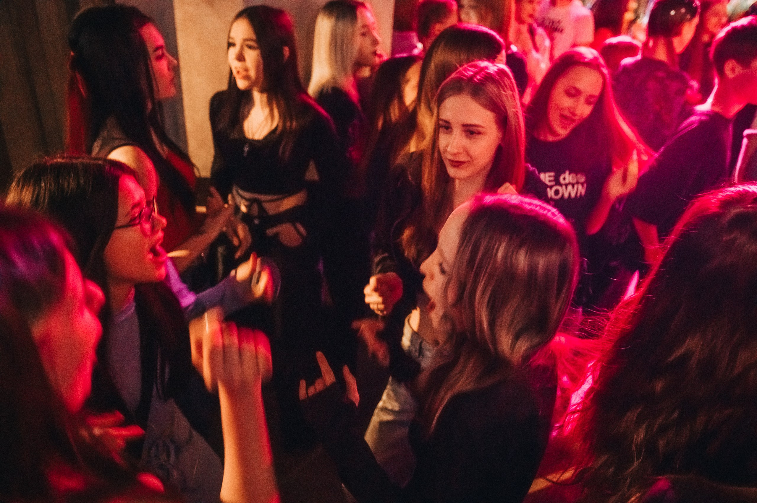 8 MARCH WOMENS DAY PARTY. Фотограф в Кемерово Владислав Шульц