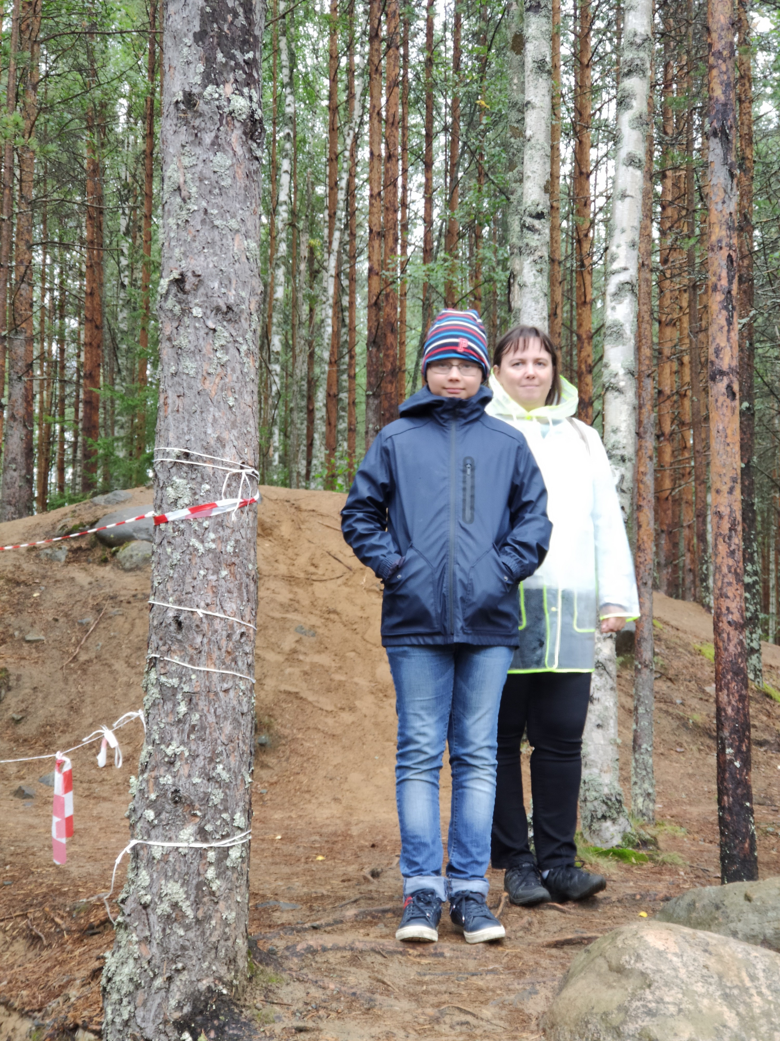 Он пережил 15 извержений за свою историю. Побродили по лавовым камням и скалам.