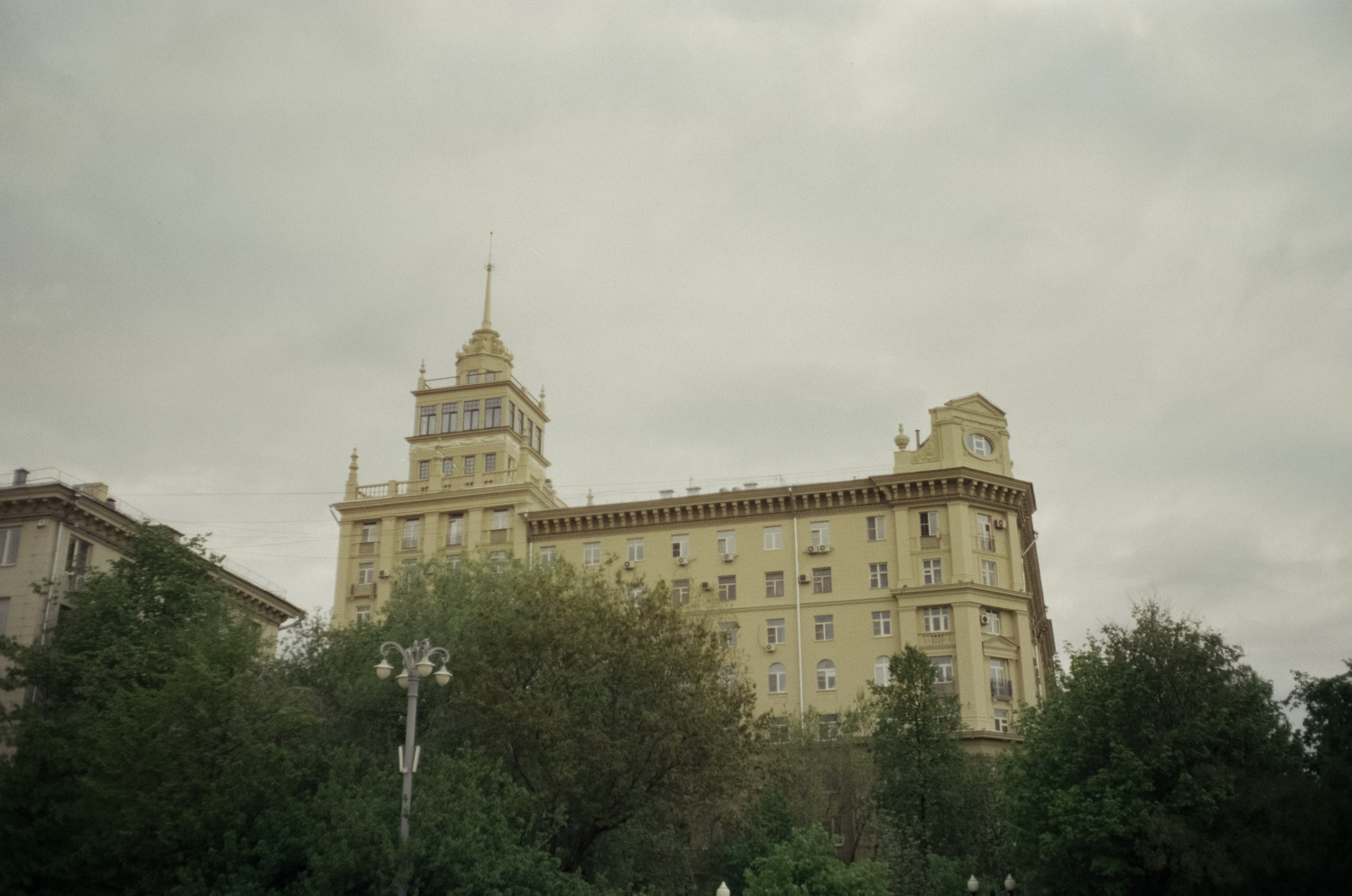 Ricoh FF-1 gray | Perspekriva expired Vision 200D | Фрунзенская набержная 5 мая 2025 года