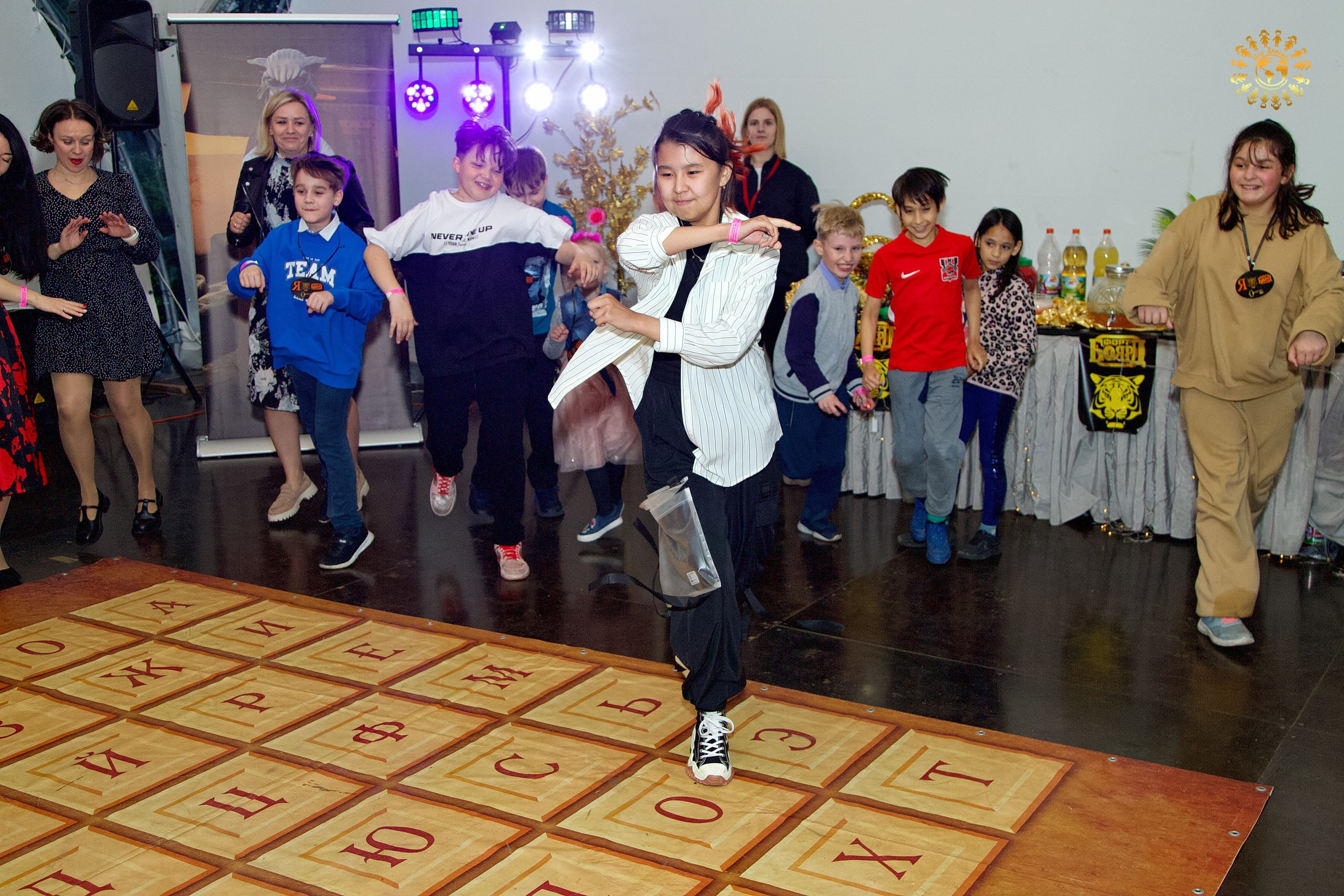 Выпускной 2023 (Школа 1195, 4-й класс). Репортажная съемка в Москве и области. Анималистика