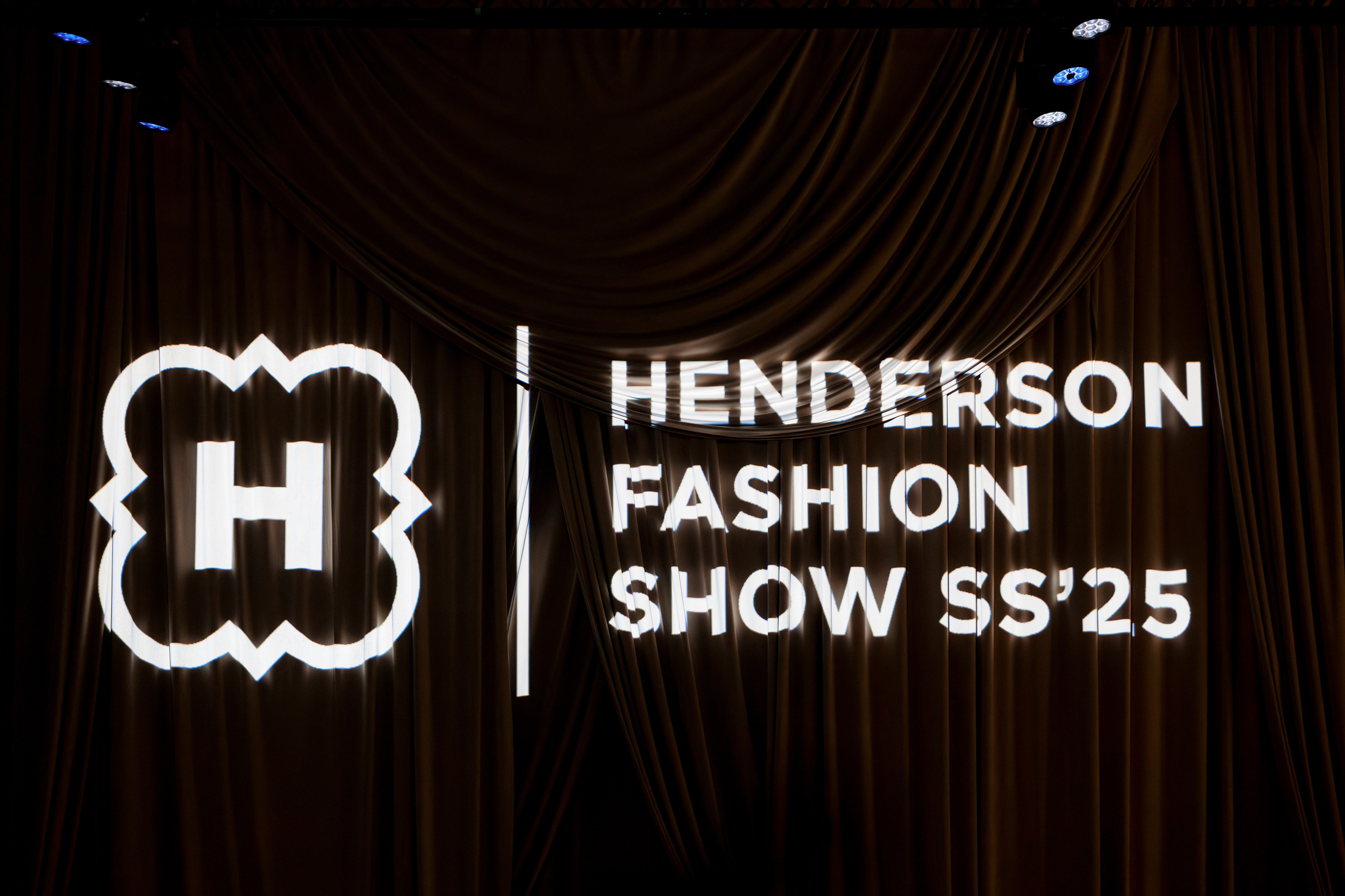 Henderson Fashion Show AW'25. Репортажный фотограф Семён Борисов | Москва