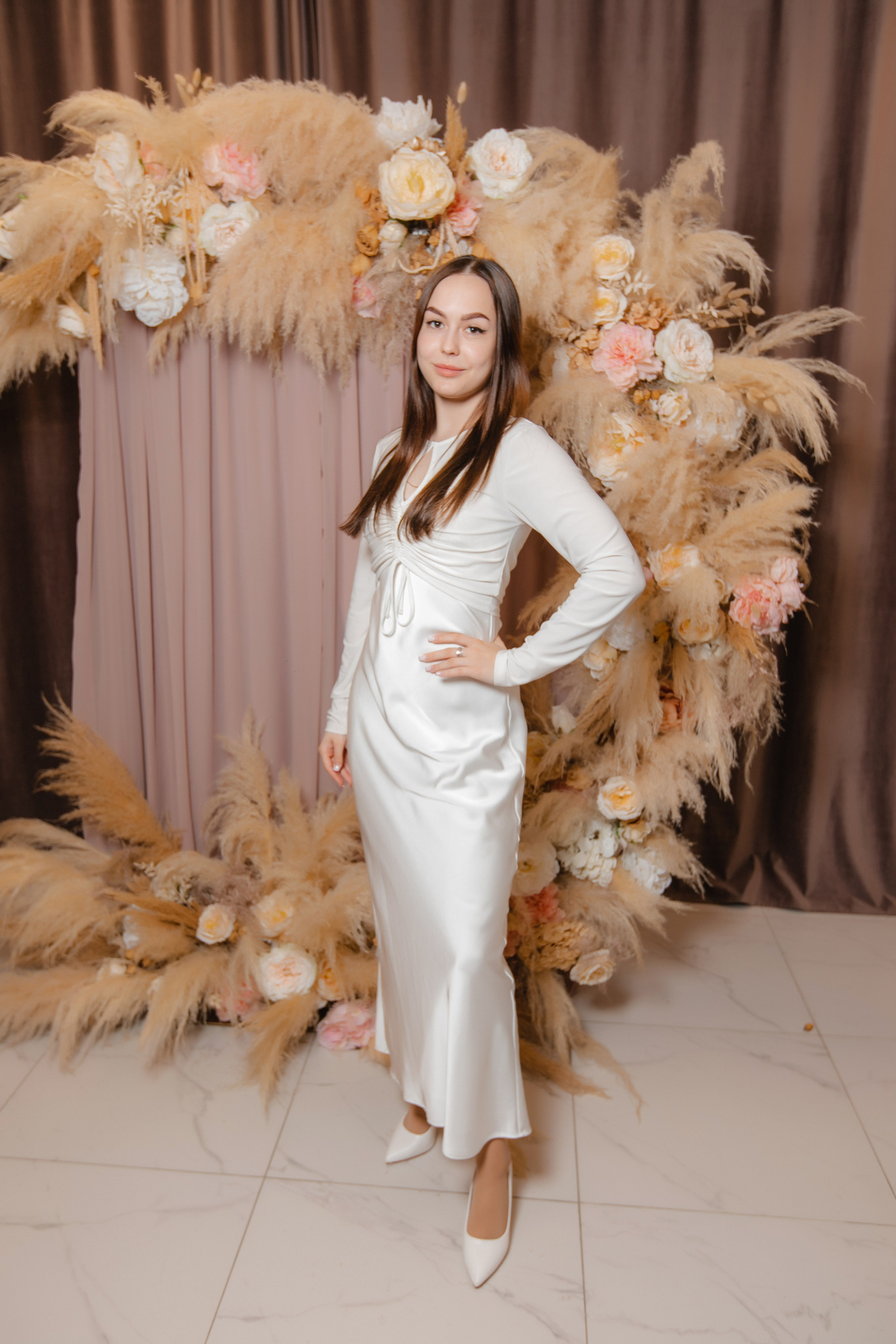 Дамский клуб 17 мая 2025. Роман Урумбаев фотограф Нижневартовск