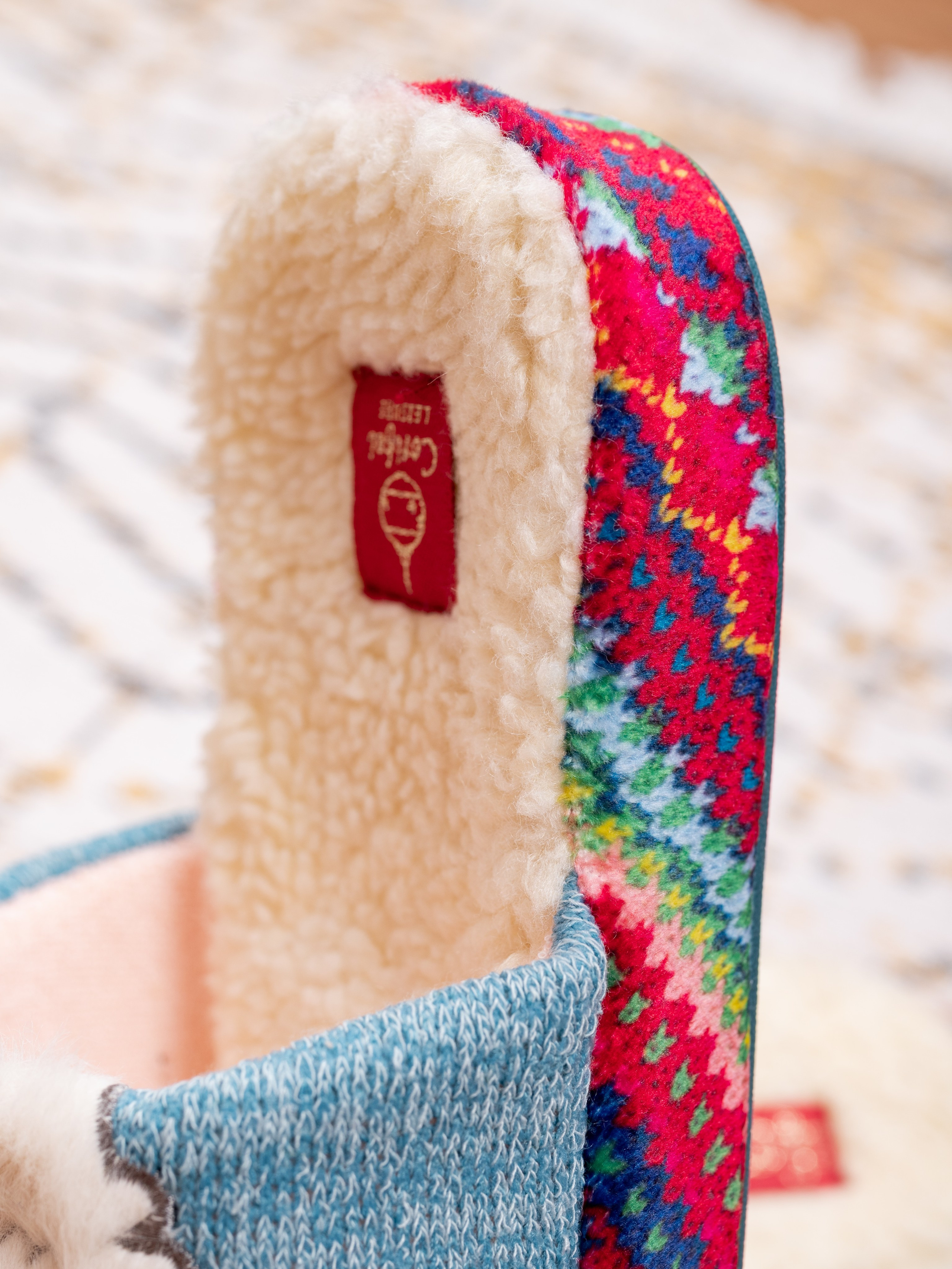 Тапочки. Предметный фотограф, фото для маркетплейсов Пятигорск, КМВ