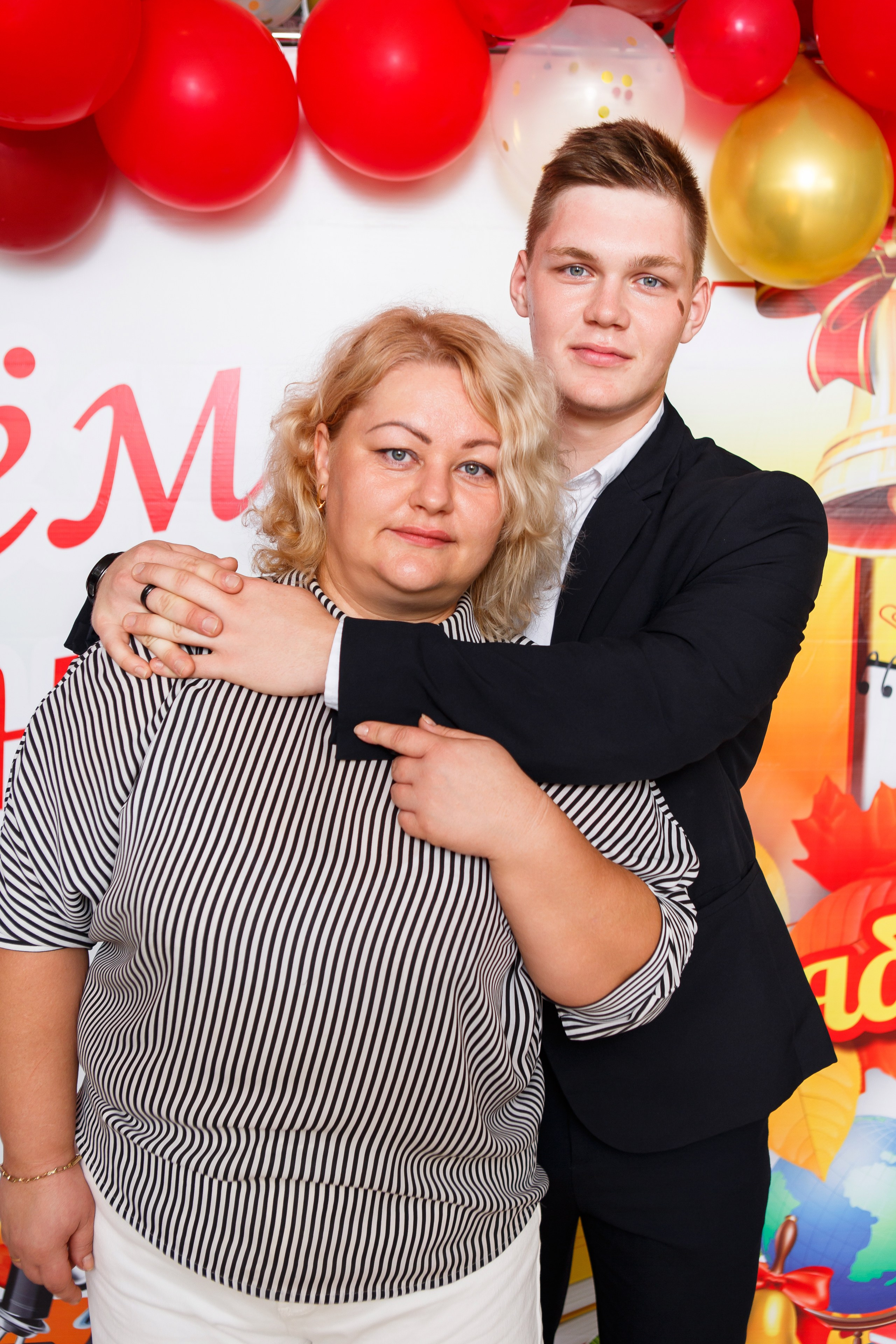 1 СЕНТЯБРЯ 2024 ГОДА — 9 ШКОЛА — ФОТОСЕССИЯ С РОДИТЕЛЯМИ. Профессиональный фотограф в Мценске и Орловской области