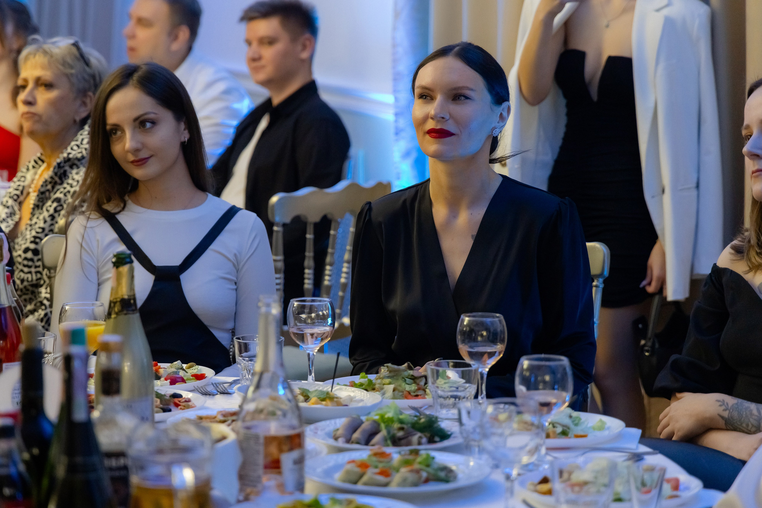 Корпоративная фотосъемка для кафе GARAGE | Новый год 2025 | Минск. Свадебный фотограф в Минске/Беларуси Сергей Спиридонов