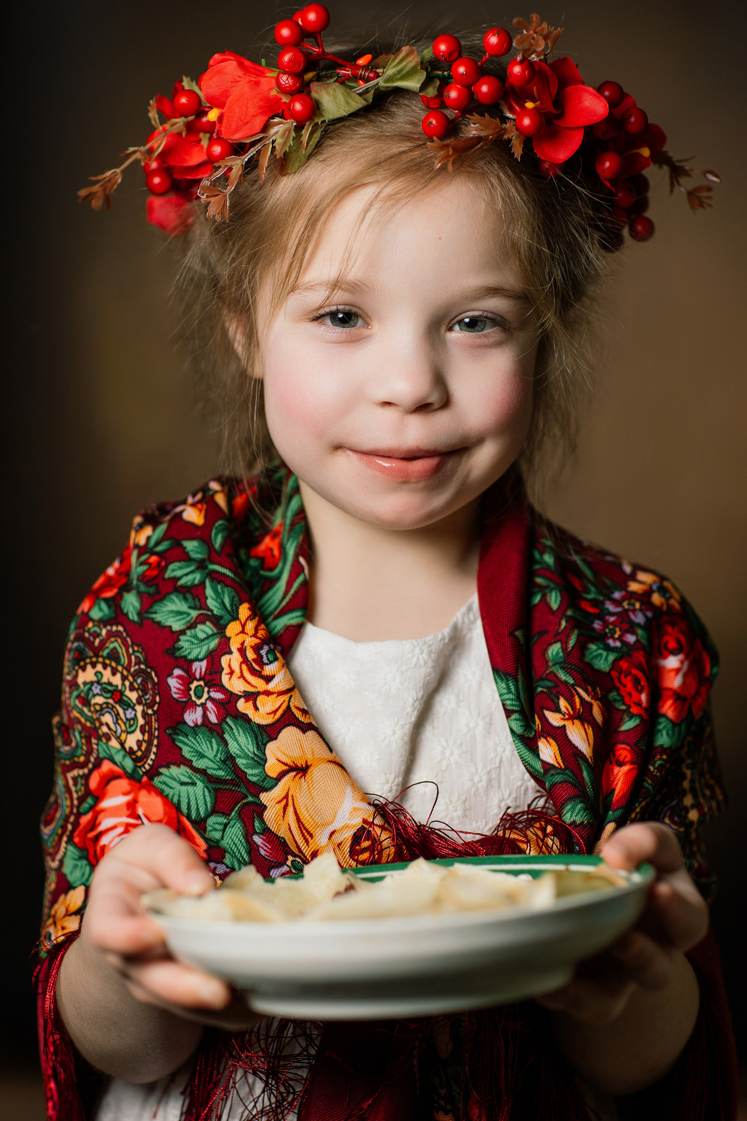 Детский художественный портрет «Масленица». Семейный фотограф Толстикова Кристина