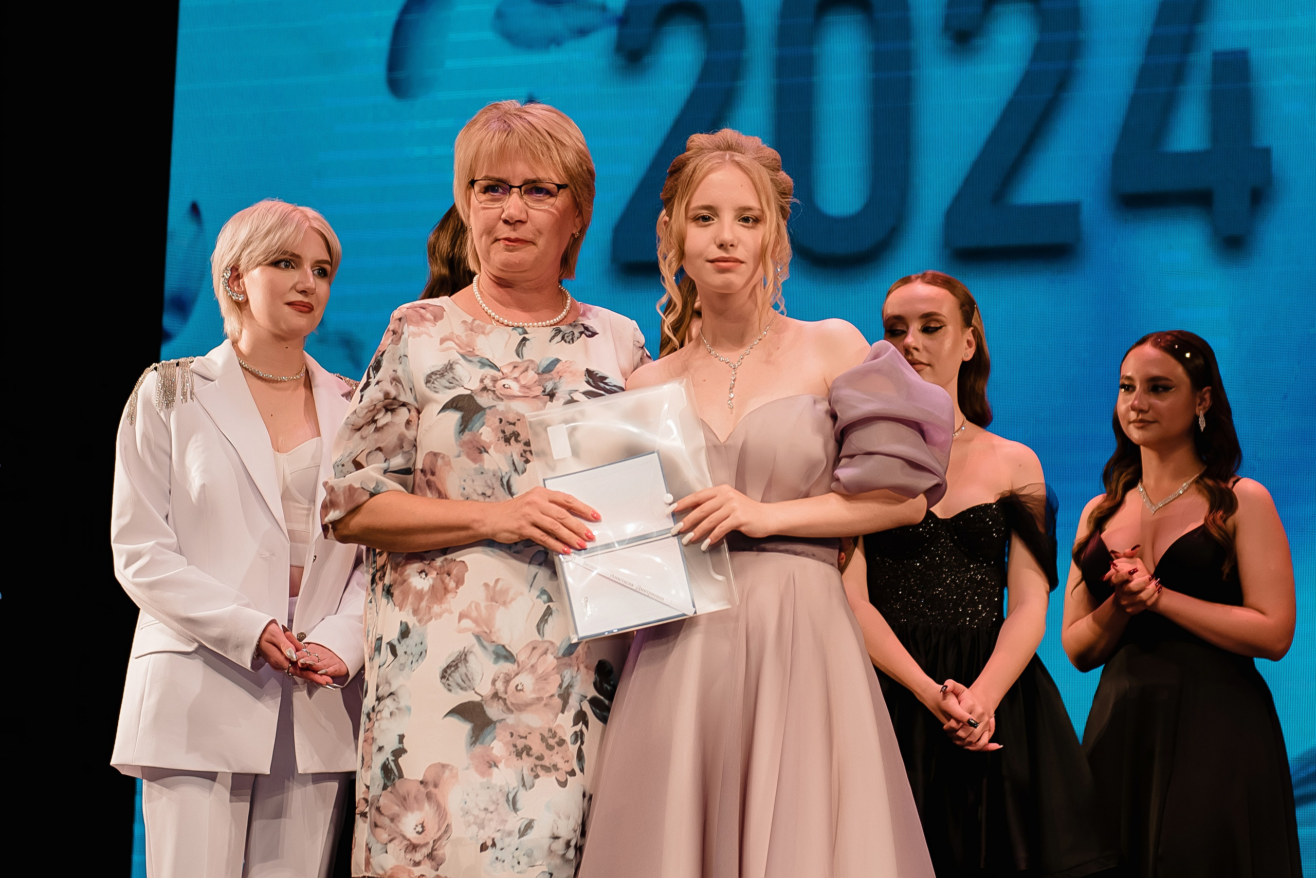 Выпускной школа 2024. Фотограф Рязань. Дарья Дмитриева