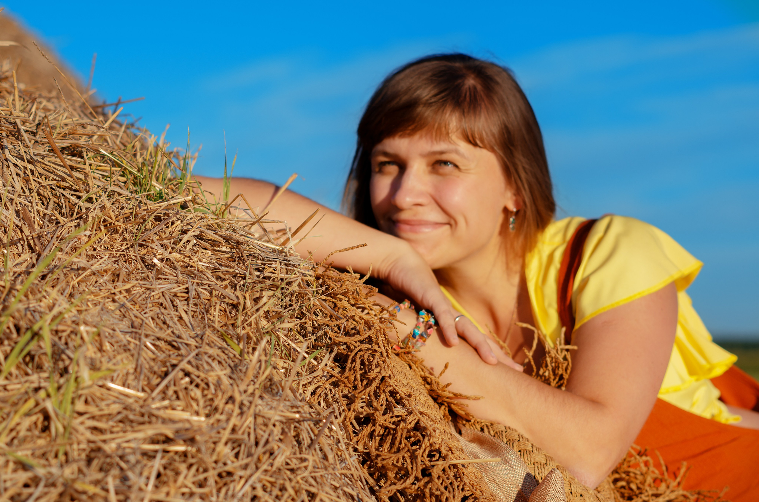 Лето: стога. Фотограф Марина Доглядная Челябинск фотосессии с лошадьми, мотоциклами