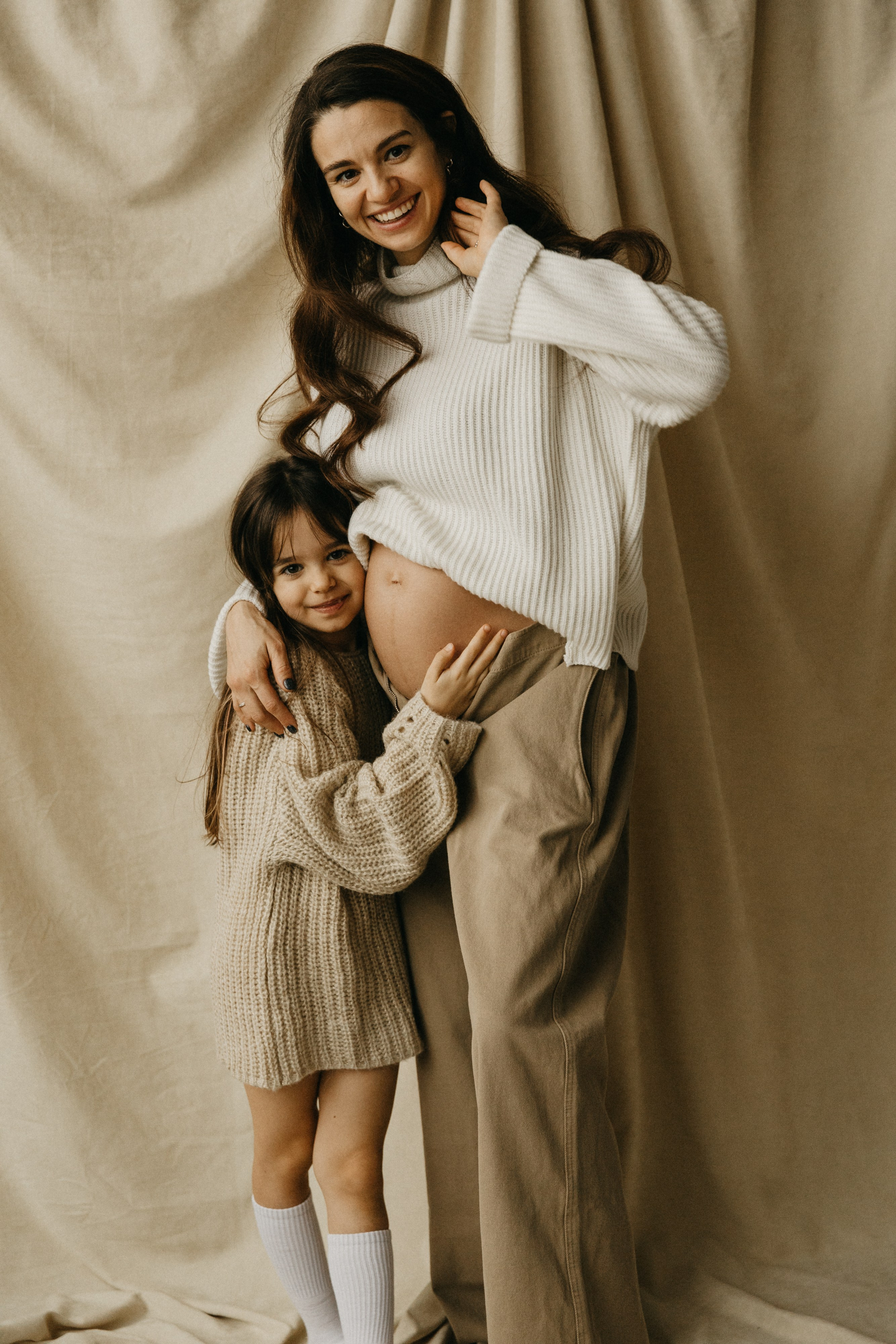 Лера, Момчил, Ники. Главная