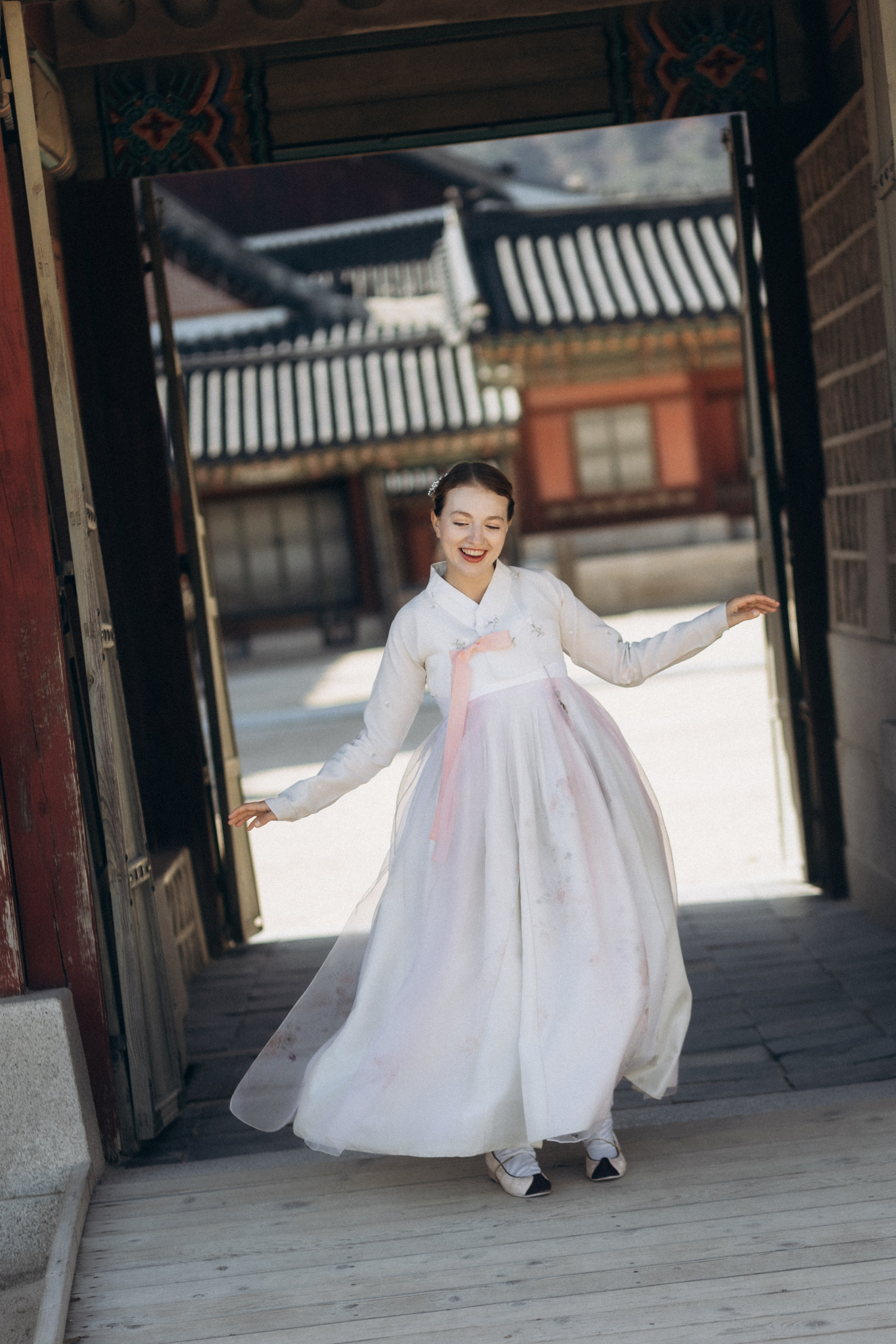 Фотосессия Маши и Саши в ханбоках. Фотограф Артем Бросов в Санкт-Петербурге и Дубае