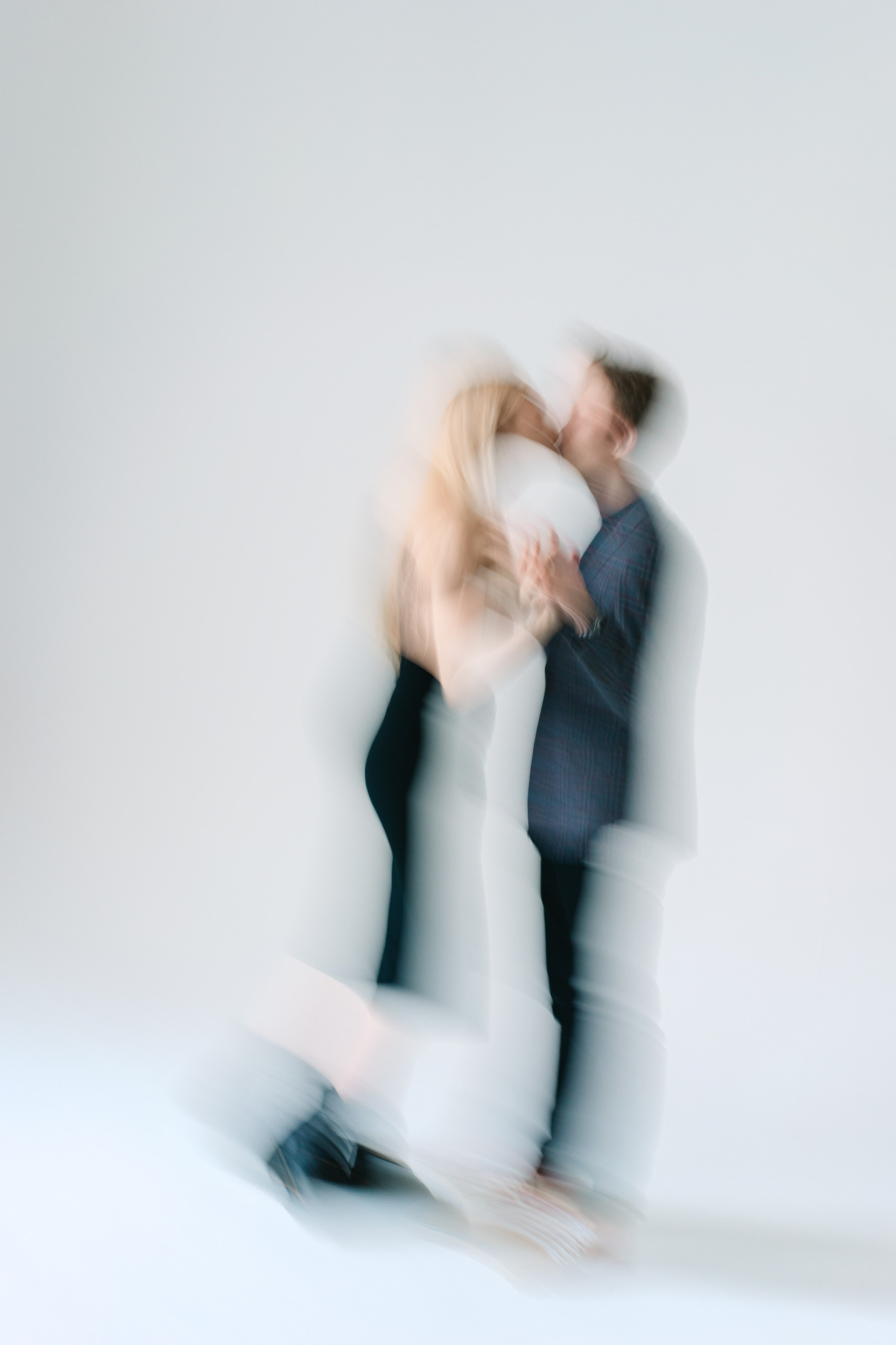 Фотосессия для двоих в студии, лавстори в Москве. Портреты студия Москва. Модельные тесты. Lovestory студия в Москве. Женсий фотограф