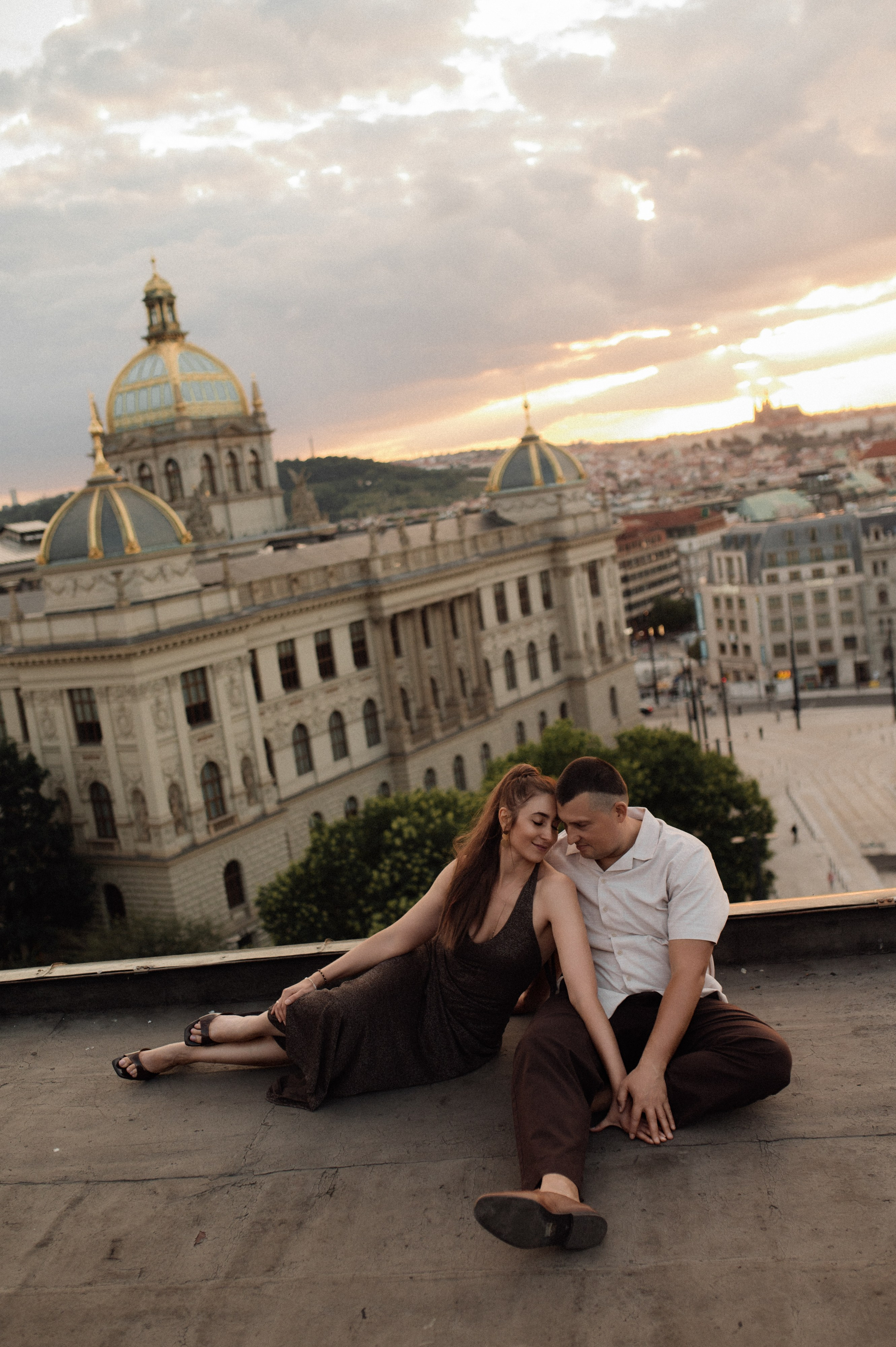 Prague Couple Photoshoot at Sunset. Photographer in Prague Yara Kurkus