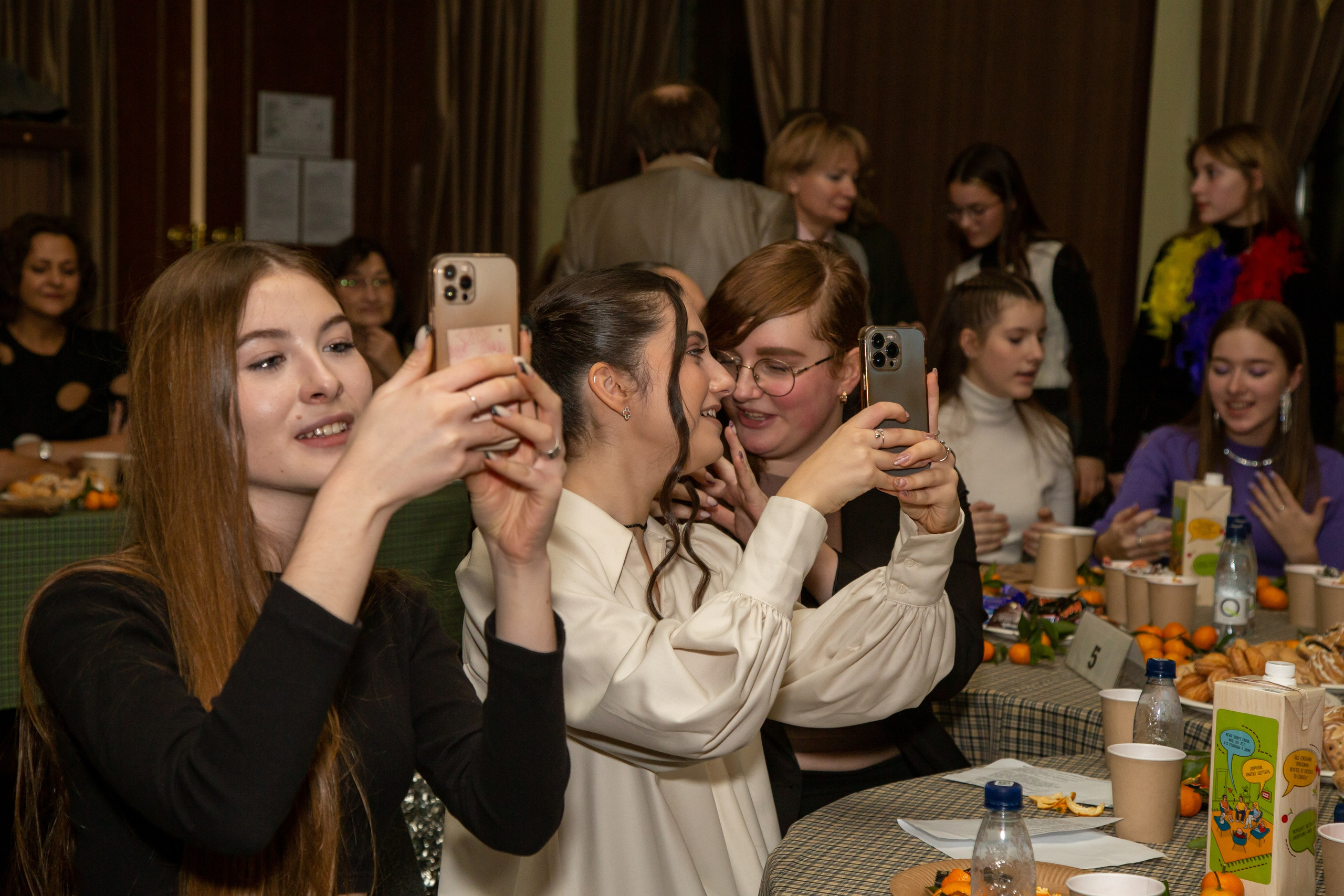 Репортажная съёмка для Домисольки на новый год. «Студия DRONAVT`s» — видеосъёмка и фотография г. Москва