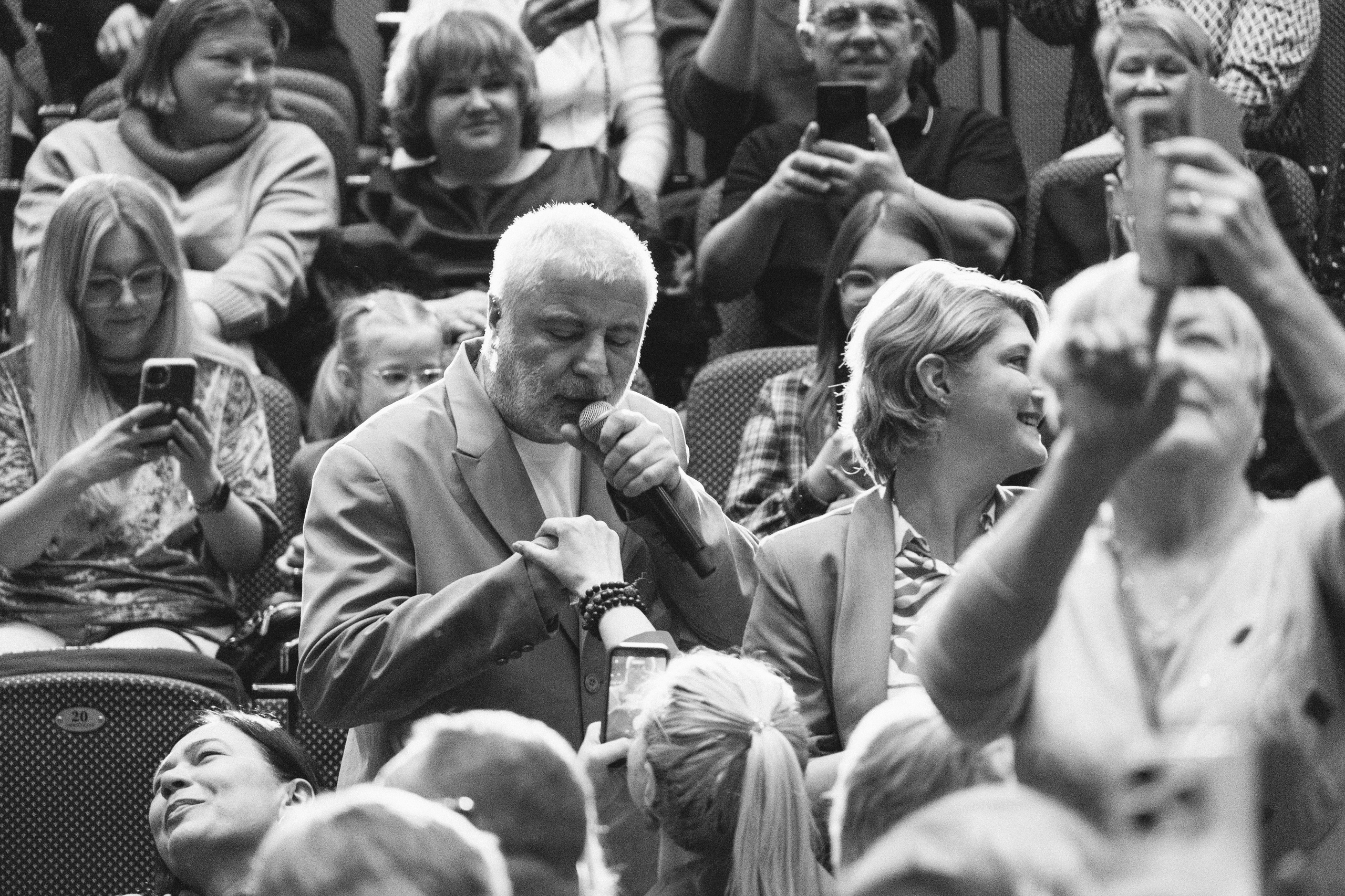 Сосо Павлиашвили в Красноярске 19.02.26. Фотограф Красноярск съемки лавстори, фотосессия в студии, портретная съемка, творческие фотосессии