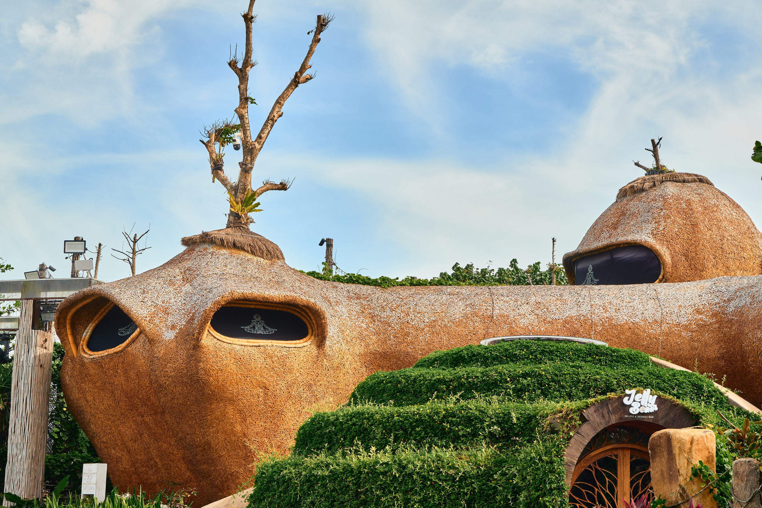 NuanuResort. See the moment and catche. commercial and reportage