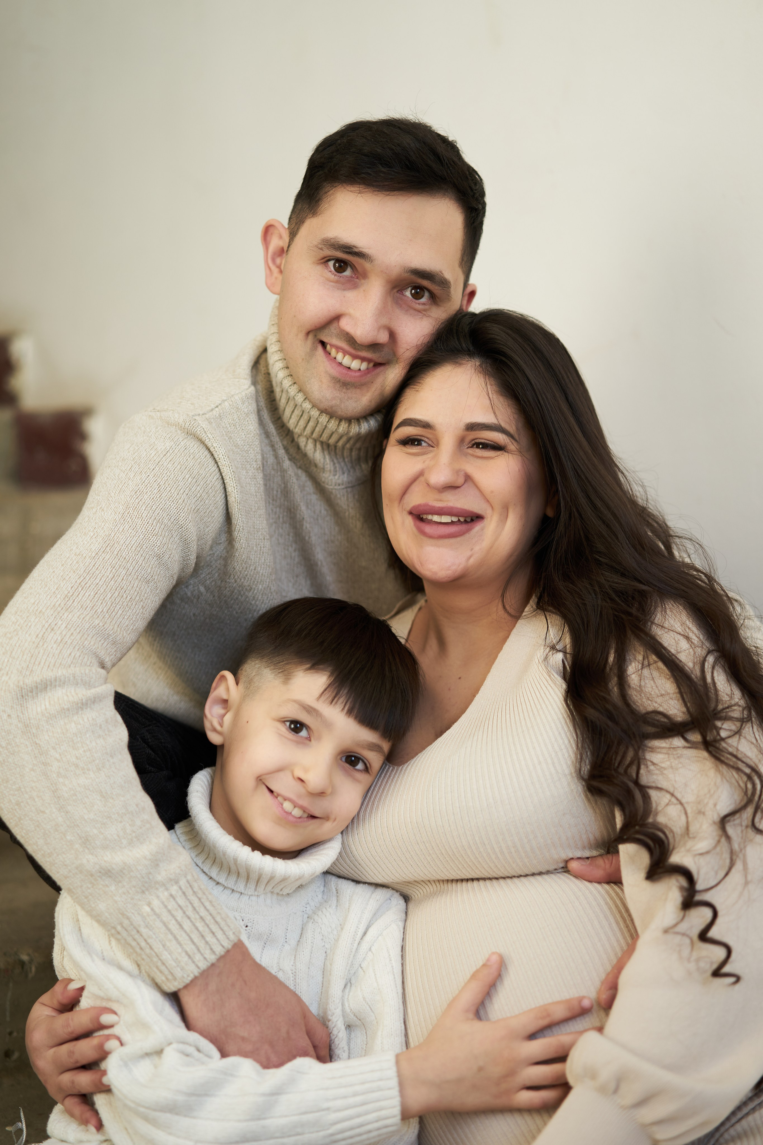 Семейная фотосессия в студии. Фотограф Екатеринбург Кокшарова Александра