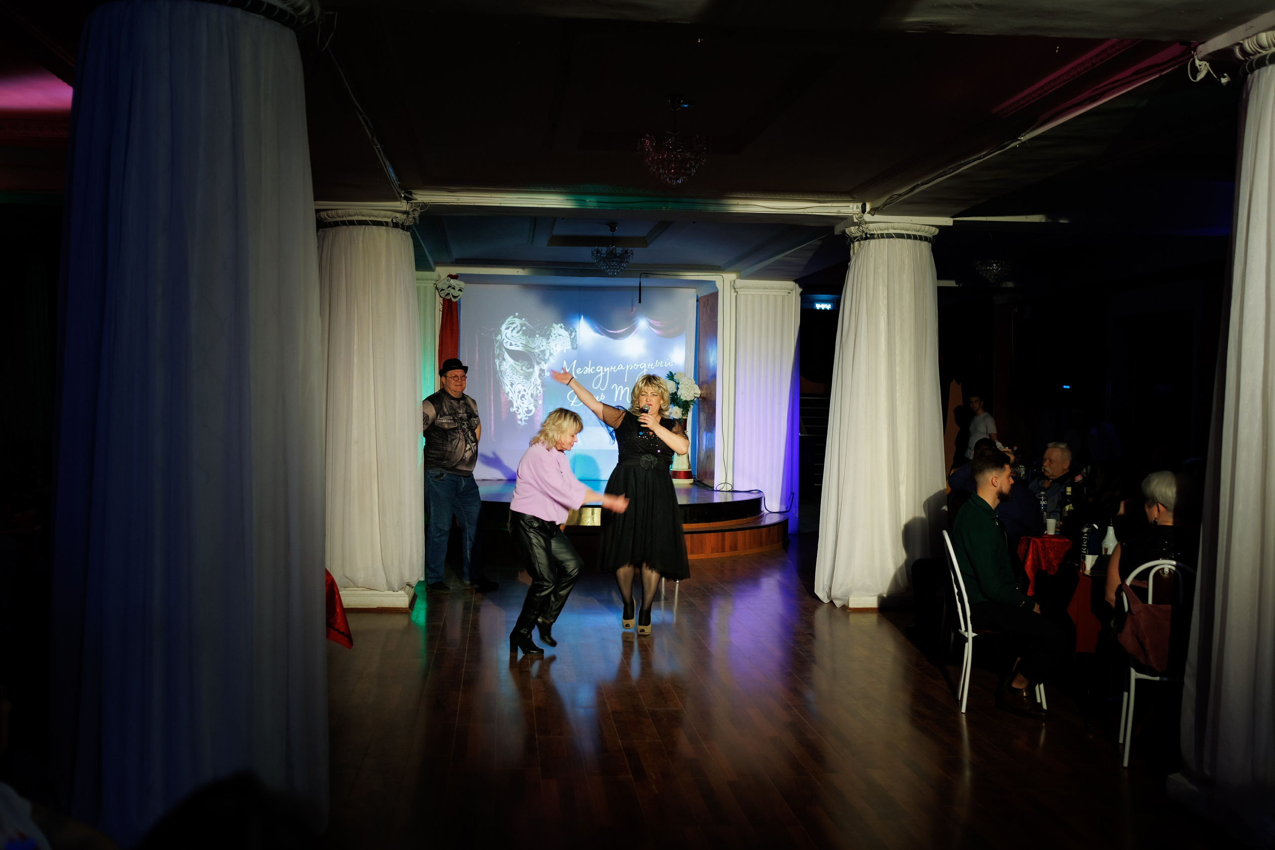 «Свеча» приглашает в театральную гостиную. Свадебный и семейный фотограф в г. Волхов Алексей Кочерыжкин