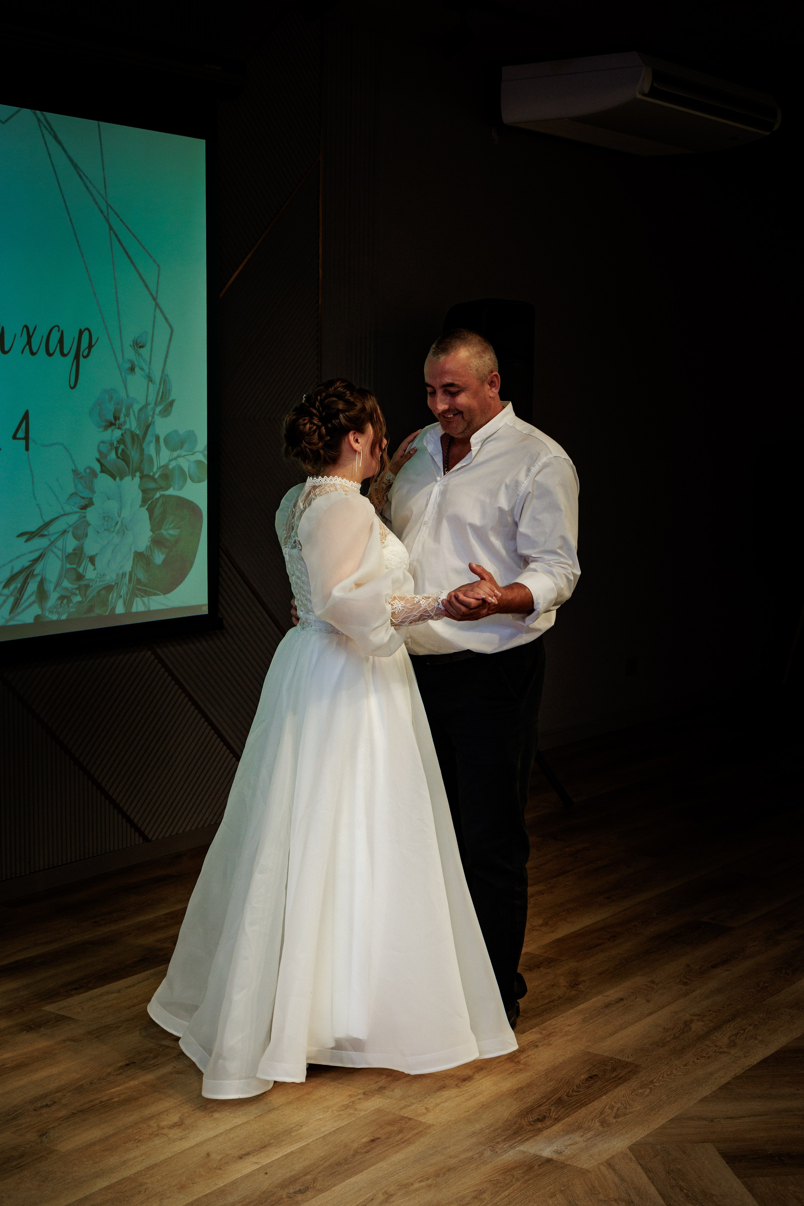 Захар и Ирина. Свадебный и семейный фотограф в г. Волхов Алексей Кочерыжкин