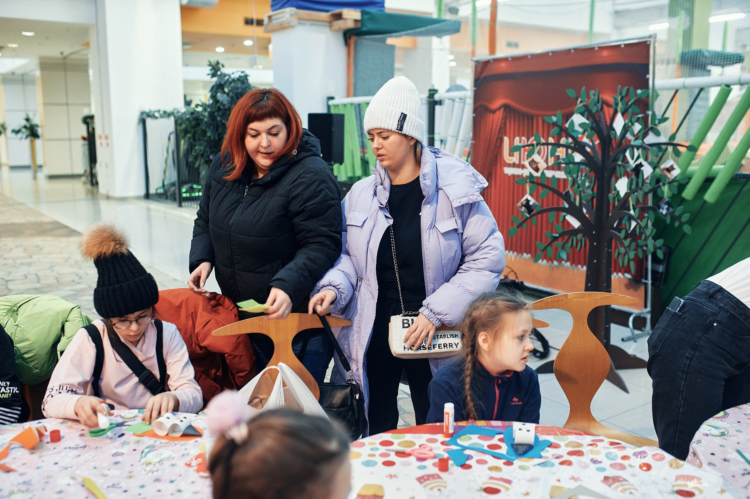 Детский новогодний праздник в ТЦ Июнь. Семейный и репортажной фотограф в Красноярске и Москве Виктор Бабинцев