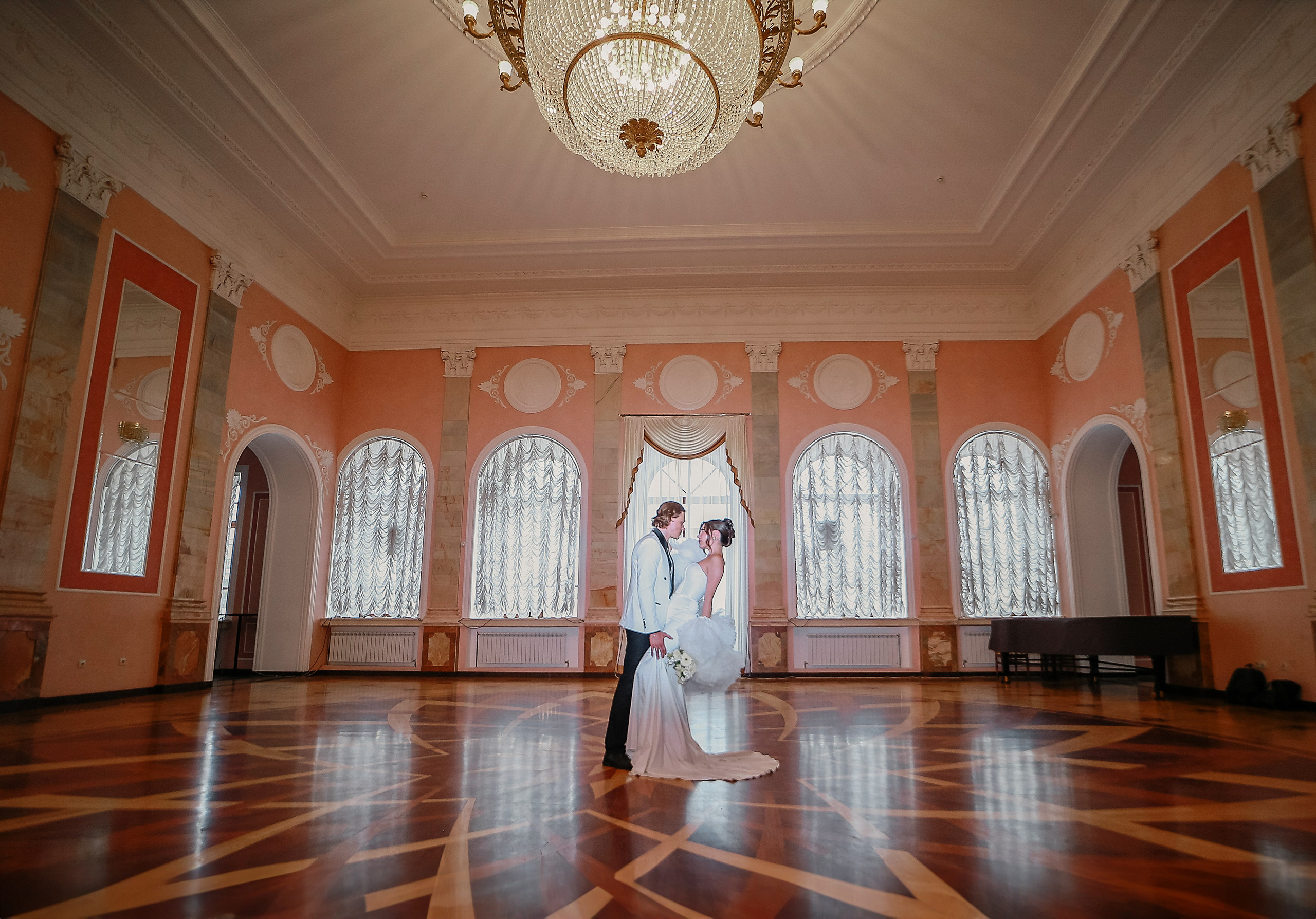 Свадебная съемка в театре. Иванова Ирина Свадебный и семейный фотограф г. Уфа