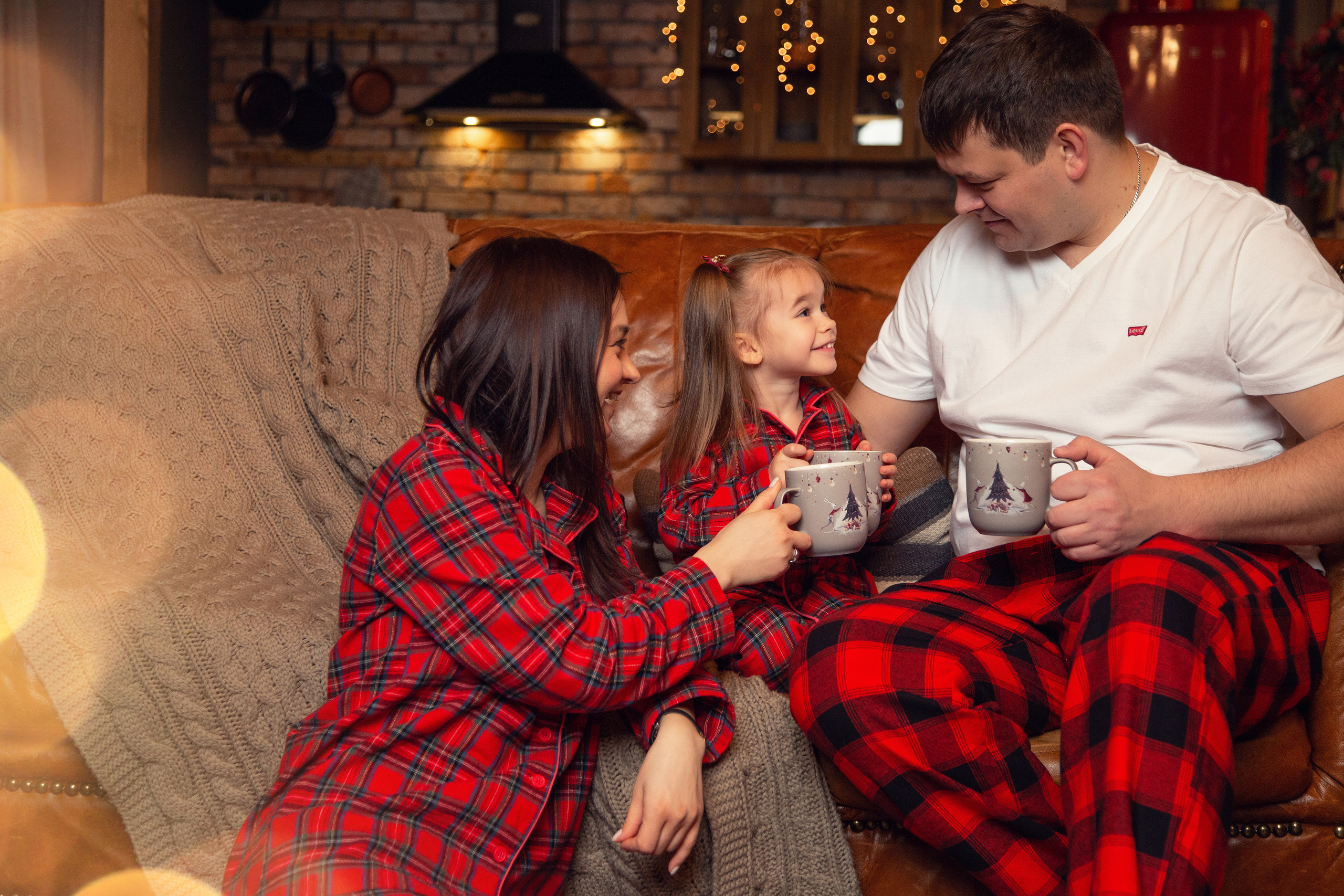 Семейная фотосессия в Москве - тёплые кадры с детьми и новогодние образы | Анна Татаурова. Фотограф Анна Татаурова | Авторская фотосъемка в Москве