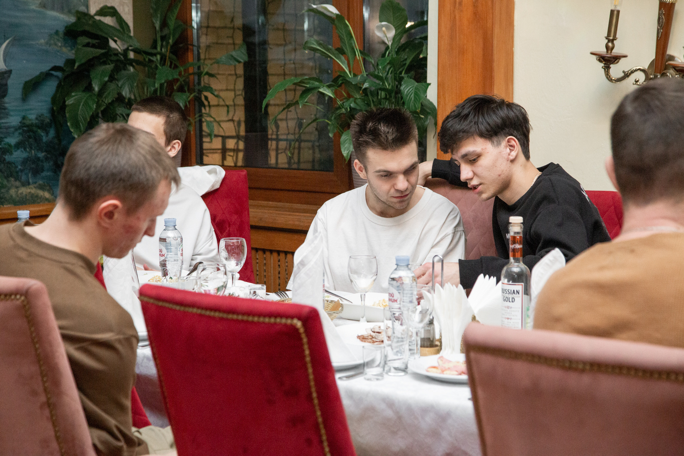 Репортажная съемка 18-летия в Москве | Яркие фото дня рождения | Анна Татаурова. Фотограф Анна Татаурова | Авторская фотосъемка в Москве