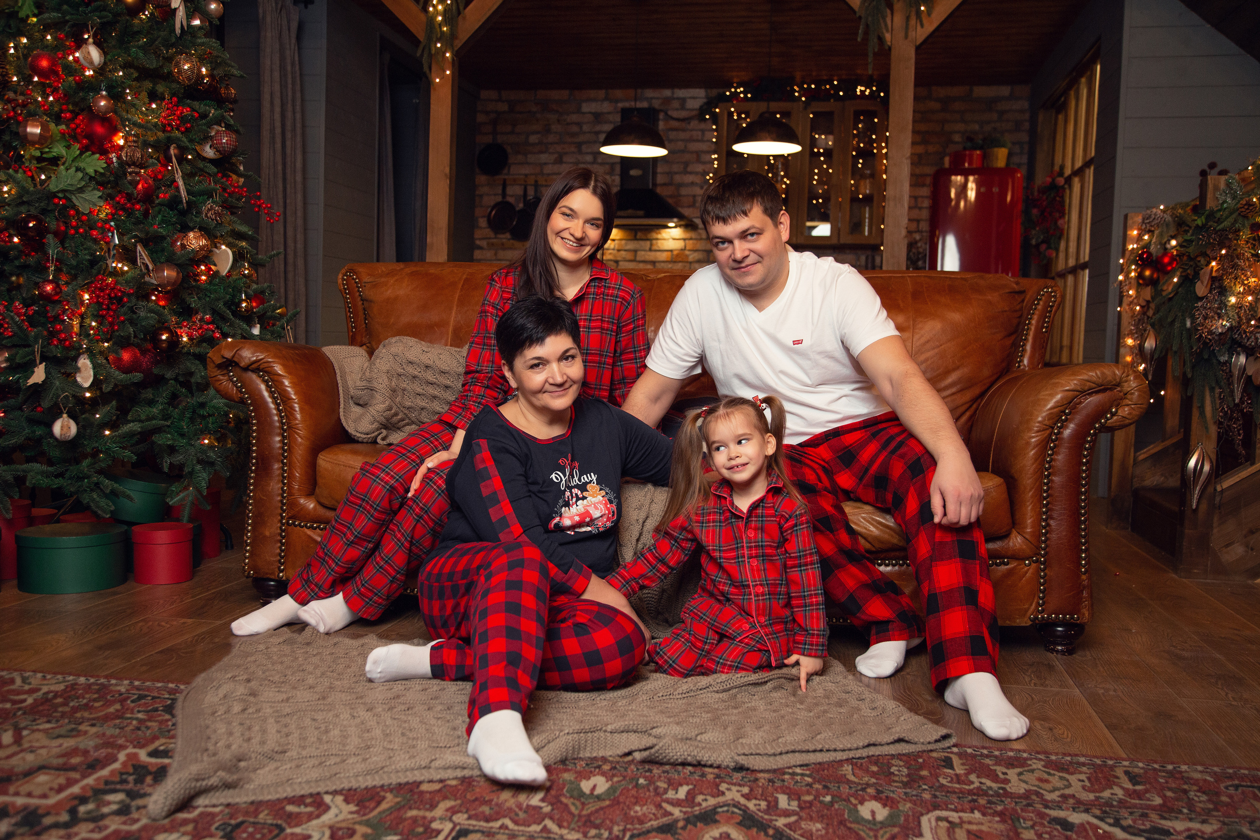 Семейная фотосессия в Москве - тёплые кадры с детьми и новогодние образы | Анна Татаурова. Фотограф Анна Татаурова | Авторская фотосъемка в Москве