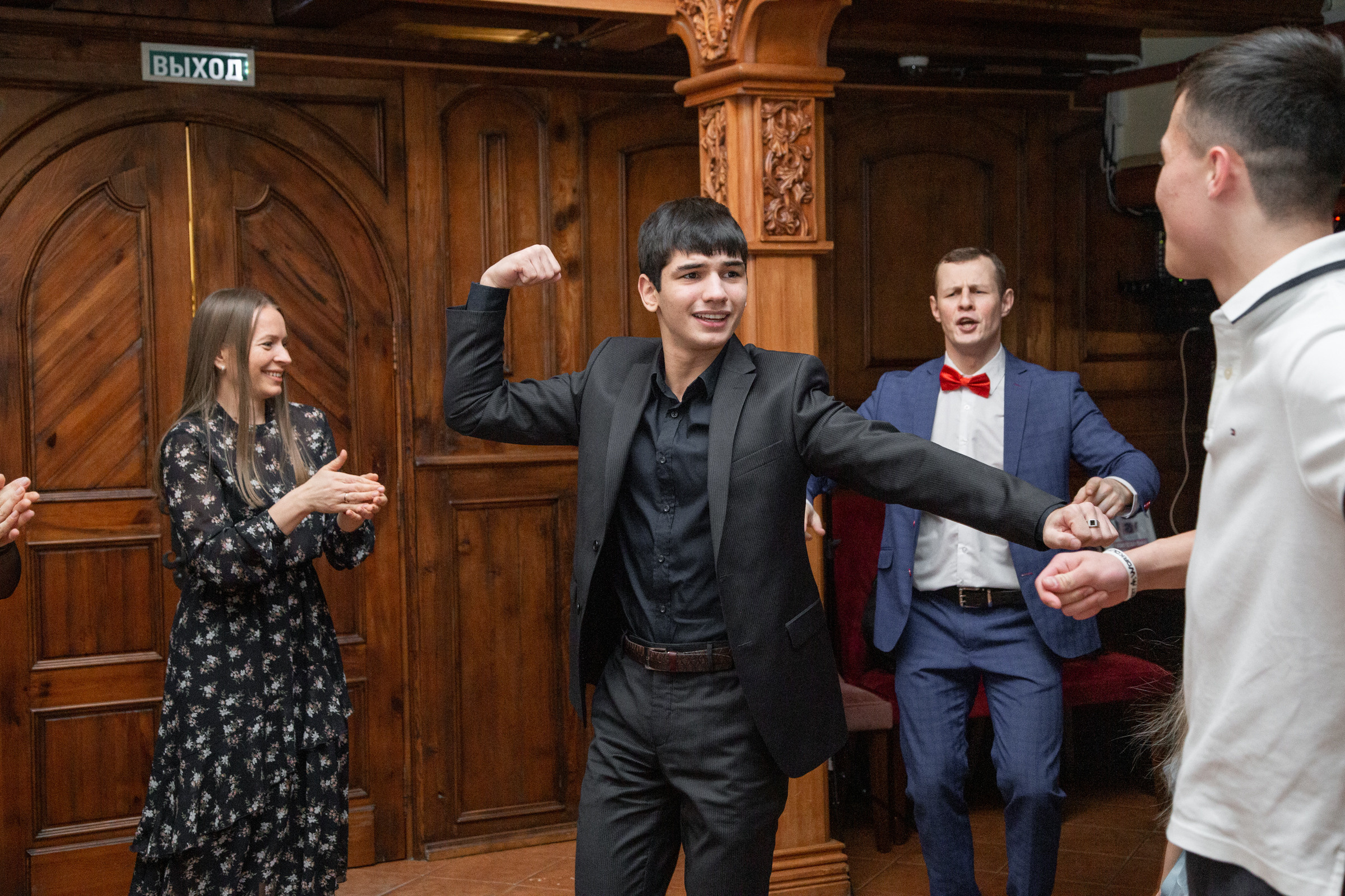 Репортажная съемка 18-летия в Москве | Яркие фото дня рождения | Анна Татаурова. Фотограф Анна Татаурова | Авторская фотосъемка в Москве