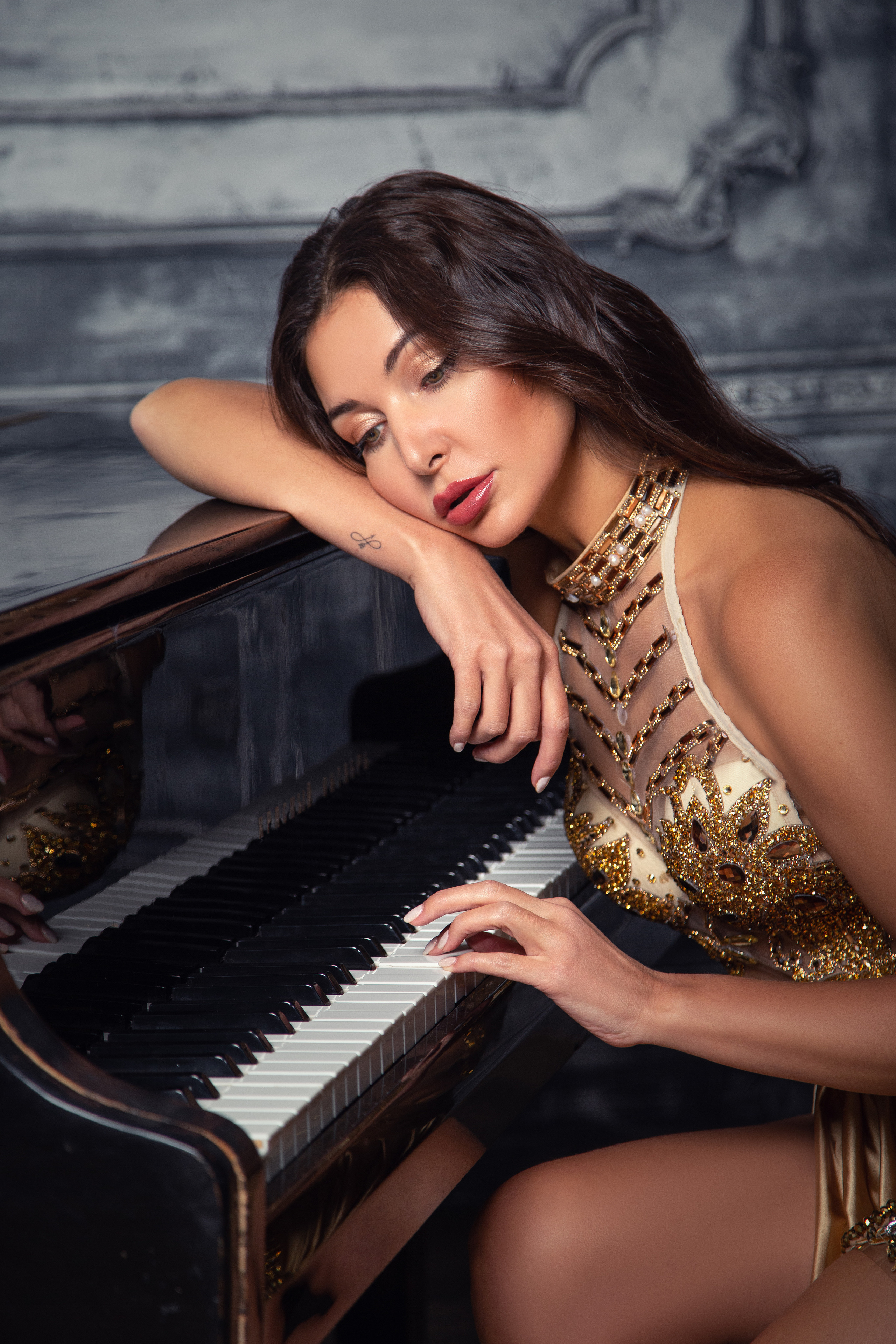 Студийная фотосессия с пианино — арт-портрет и творческие образы | Фотограф Анна Татаурова, Москва. Фотограф Анна Татаурова | Авторская фотосъемка в Москве