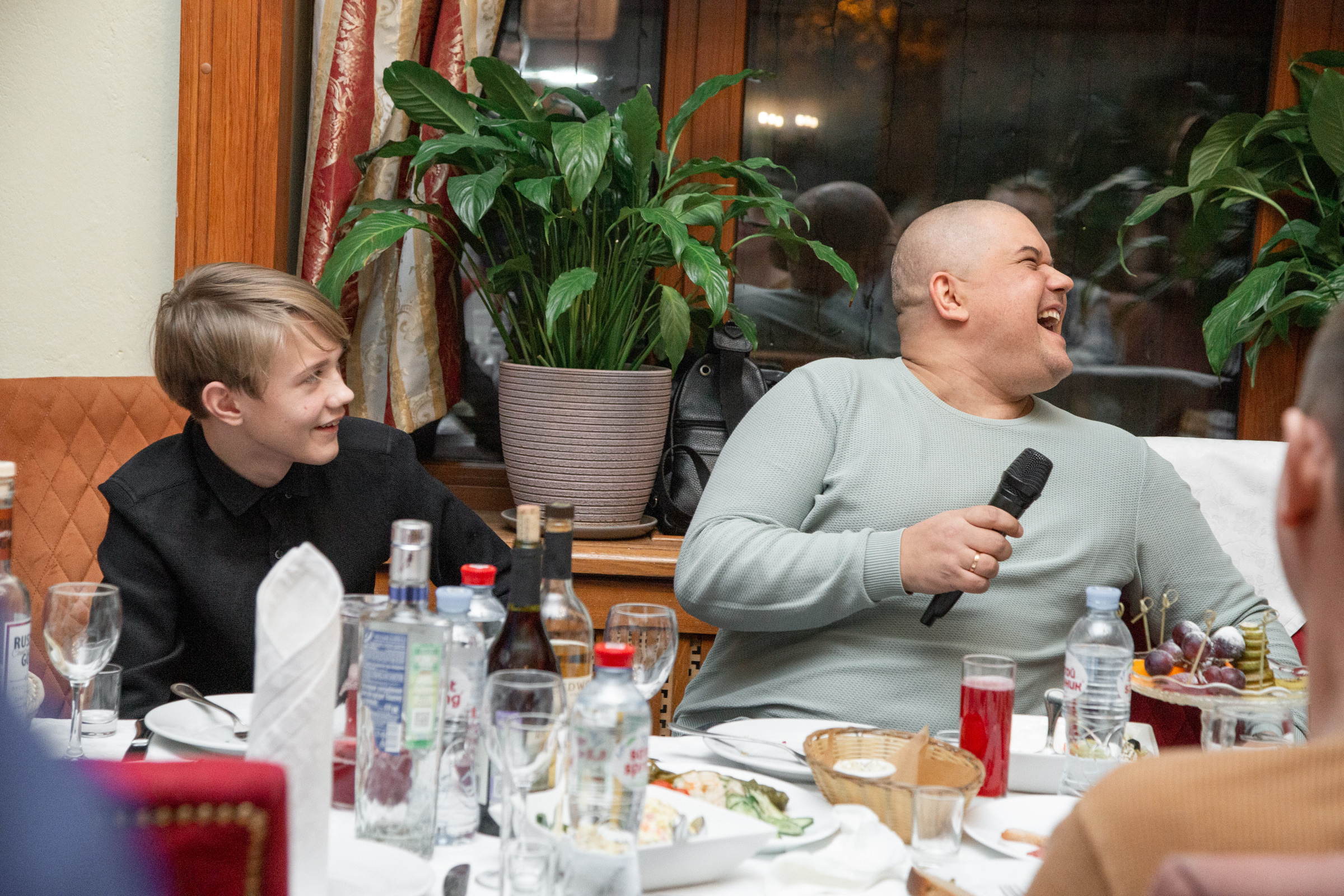 Репортажная съемка 18-летия в Москве | Яркие фото дня рождения | Анна Татаурова. Фотограф Анна Татаурова | Авторская фотосъемка в Москве